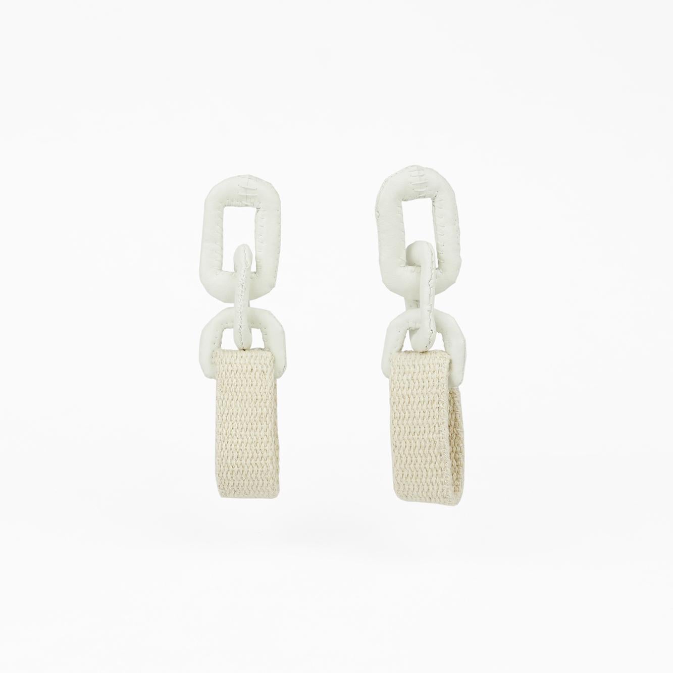 Keyring19 – Contemporary Fashion Drop Earrings by Dongyi Wu In New Condition For Sale In Brooklyn, NY