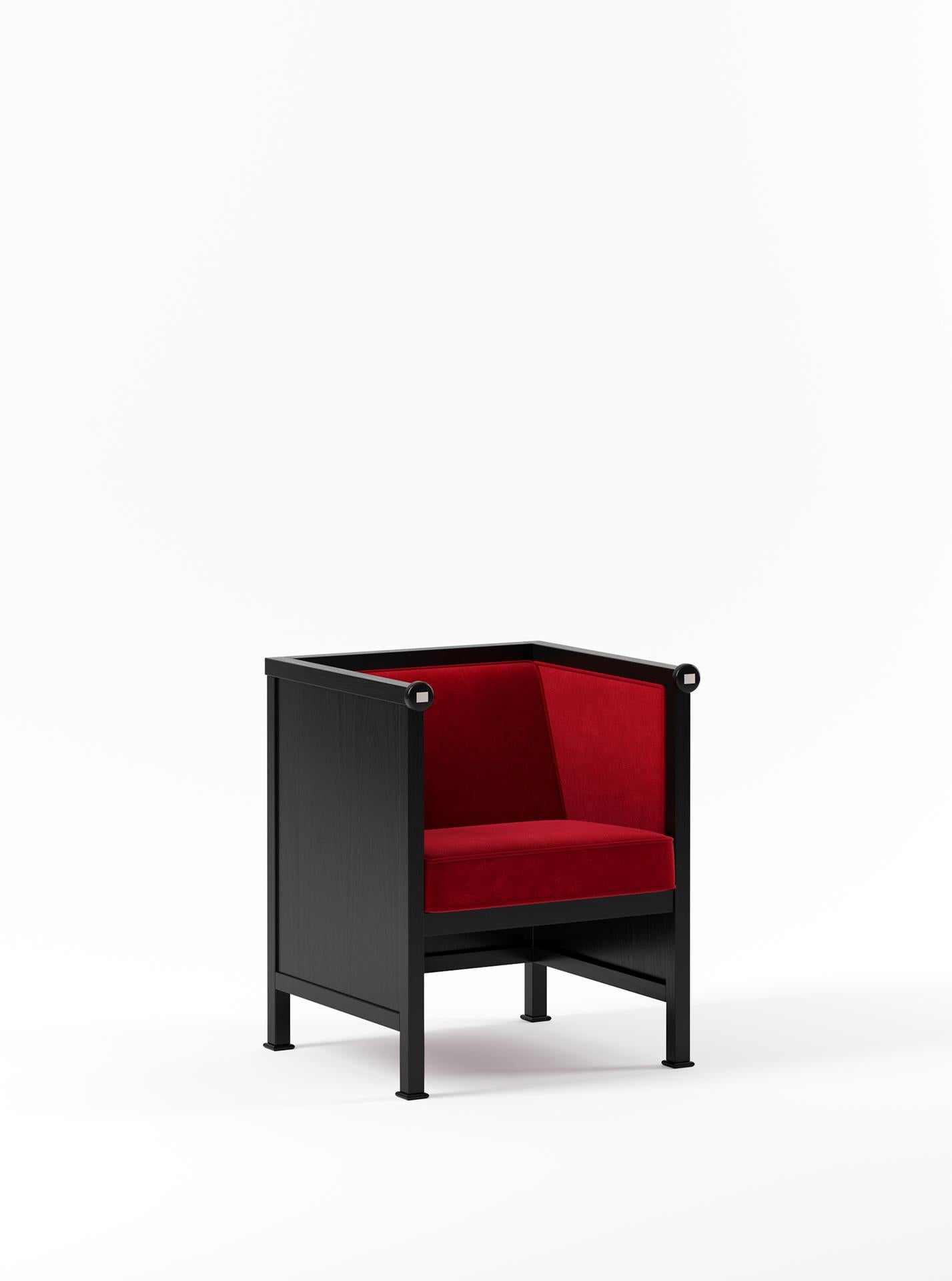 The Keys collection draws inspiration from the bold simplicity of early 20th-century design, reflecting the geometric clarity of Koloman Moser’s work within the Vienna Secession movement. While rooted in historical references, the collection