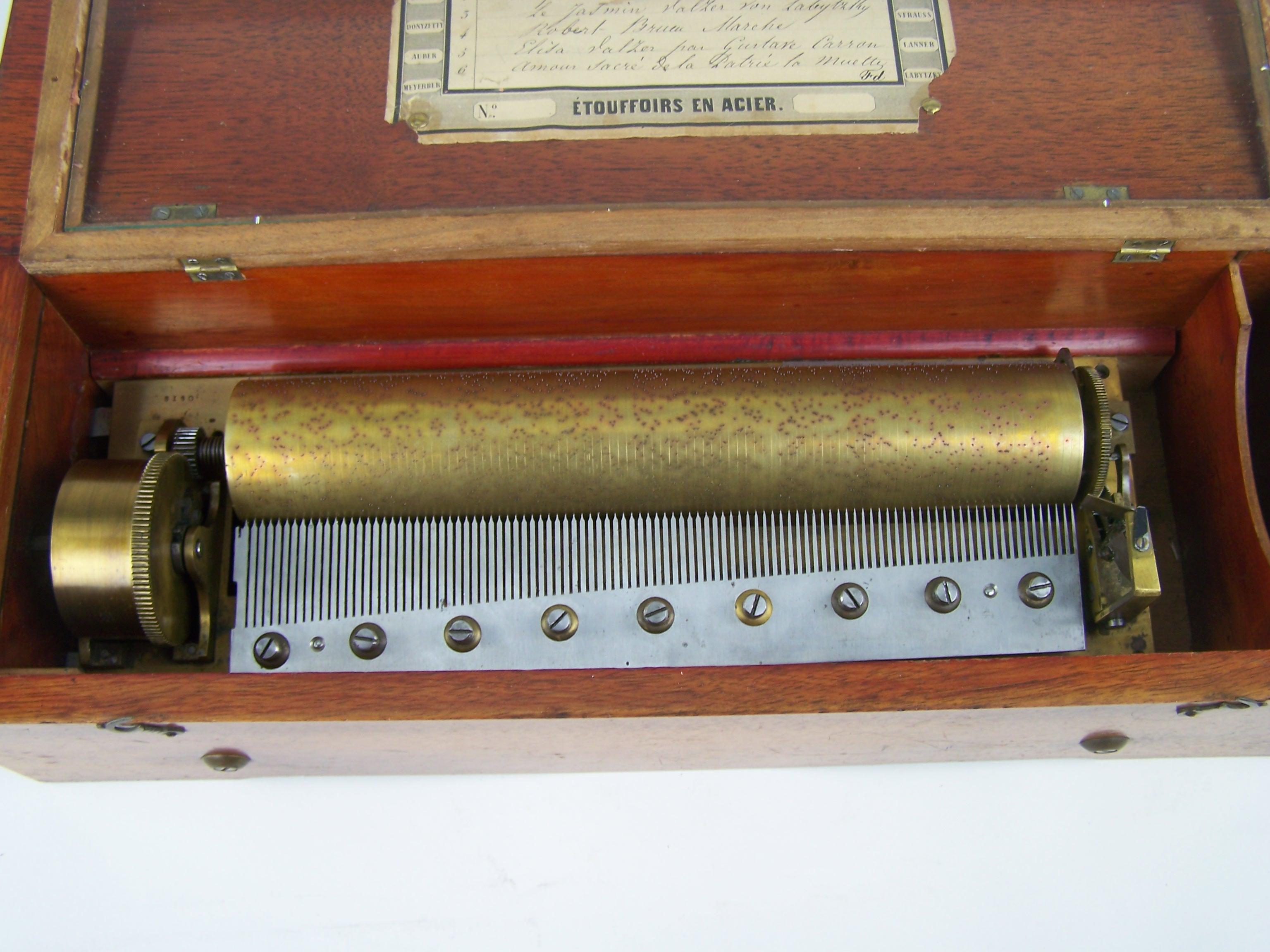 Early Victorian Keywind 6 tune music box For Sale