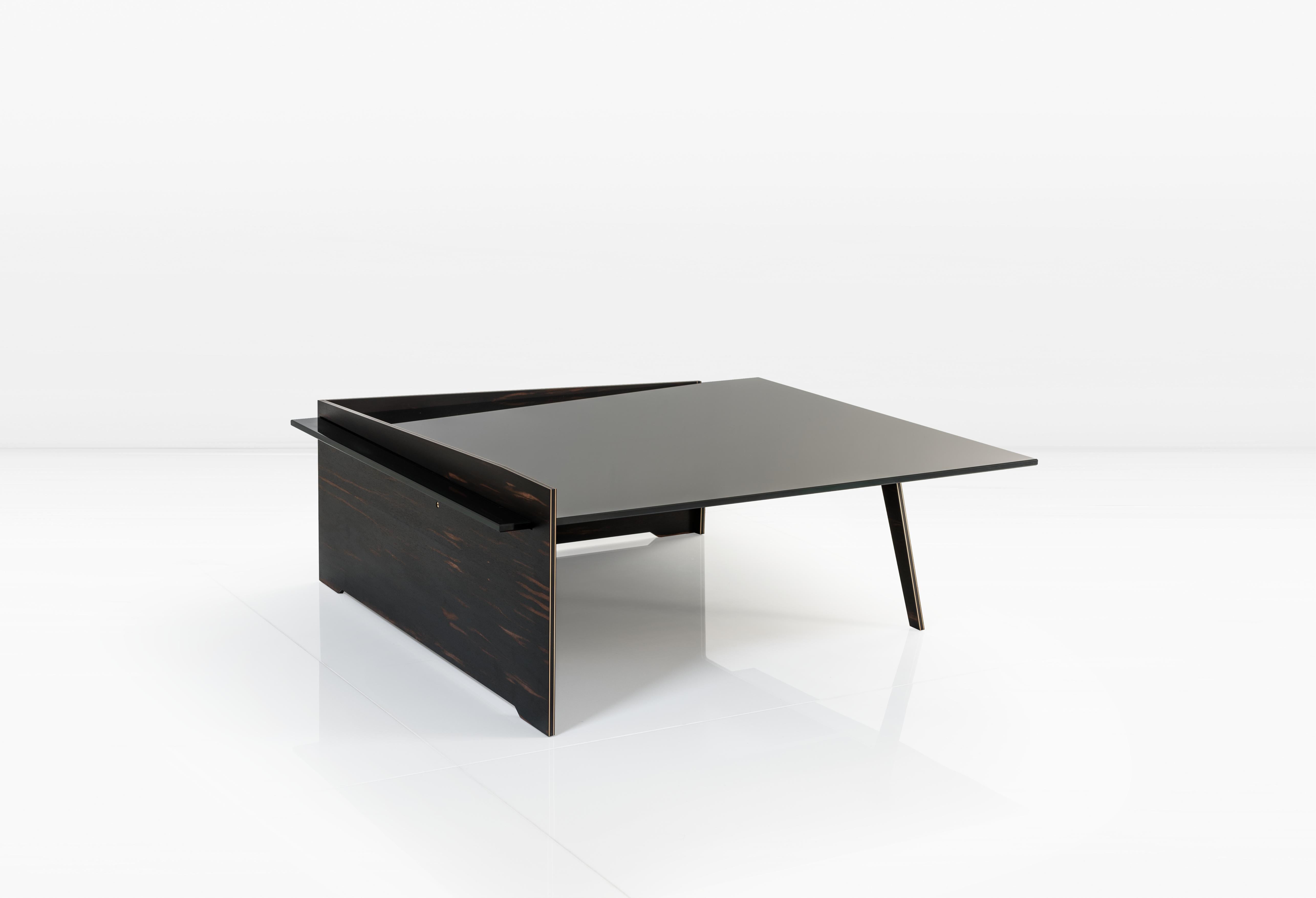 KGBL Keenan Coffee Table  In Good Condition For Sale In New York, NY