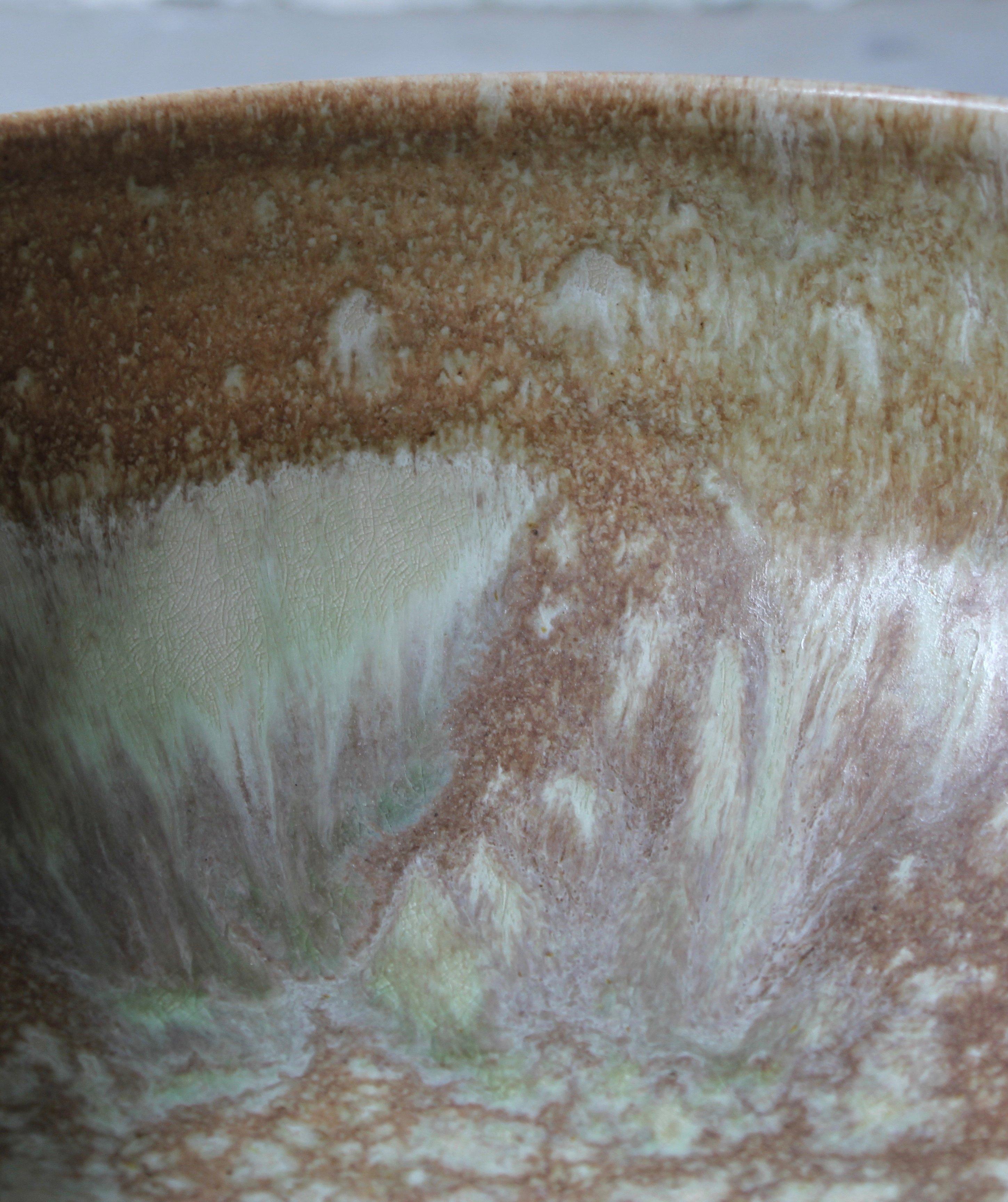 Mid-Century Modern KH Würtz Cauldron Shaped Bowl in Sand, Green and White Glaze
