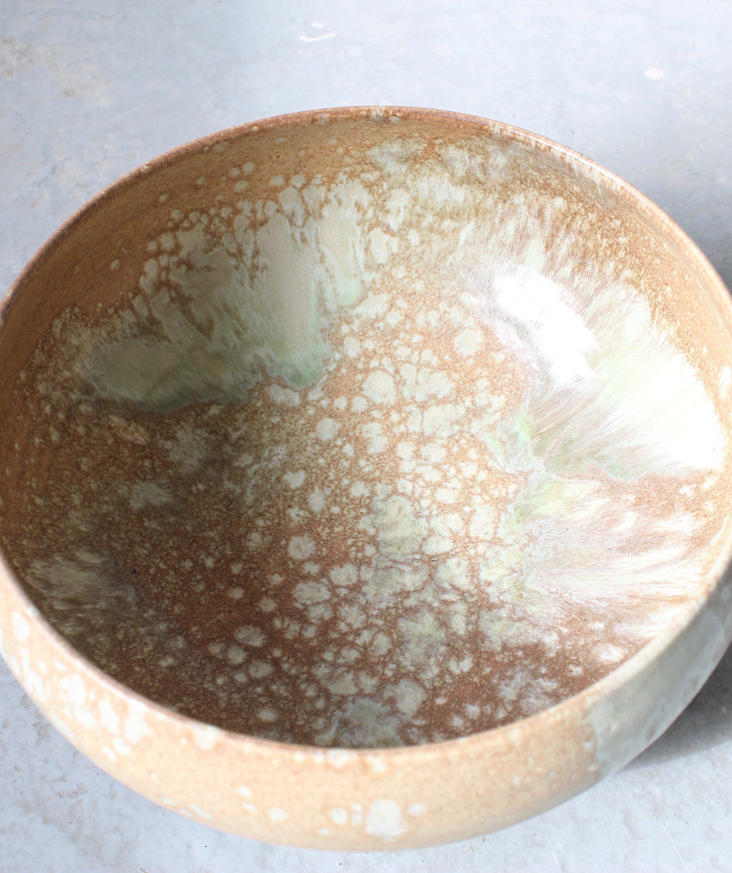 KH Würtz Cauldron Shaped Bowl in Sand, Green and White Glaze In Excellent Condition In London, GB