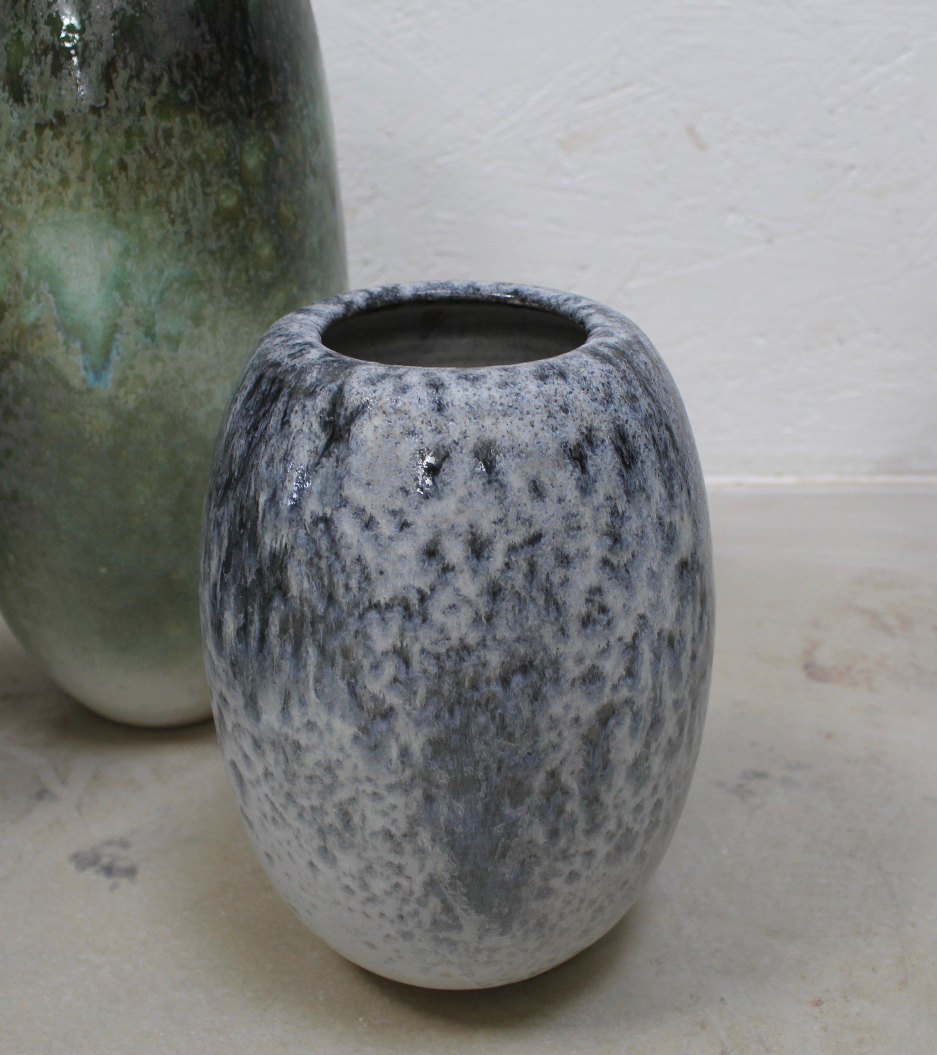 Mid-Century Modern KH Würtz Egg Shaped Vase in White and Blue Glaze