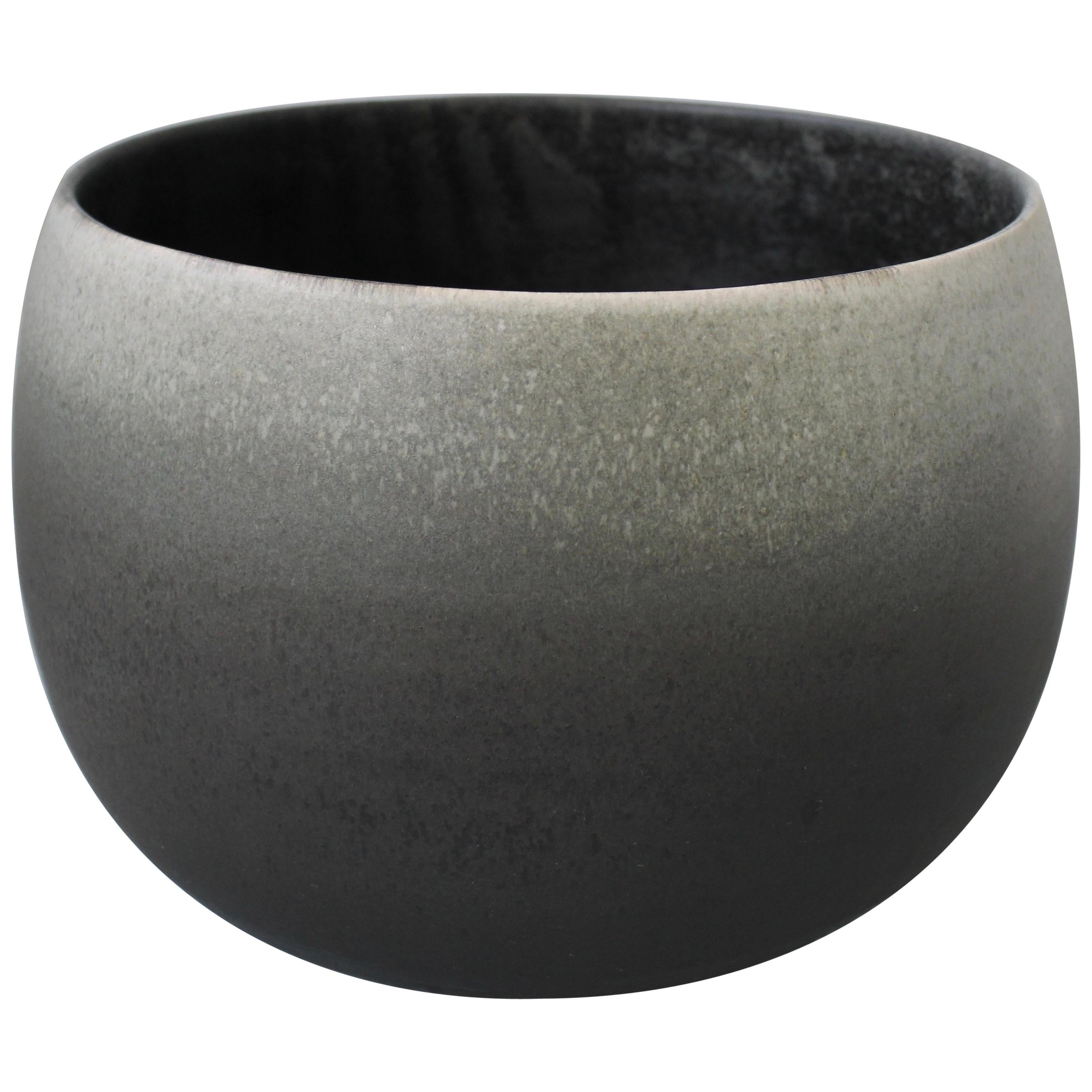 KH Würtz Short Bonshō Bell Shaped Planter in Grey Dégradé Glaze