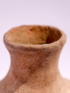 Jarra de barro cocido Khabia Pecas, hecha a mano por el alfarero Raja