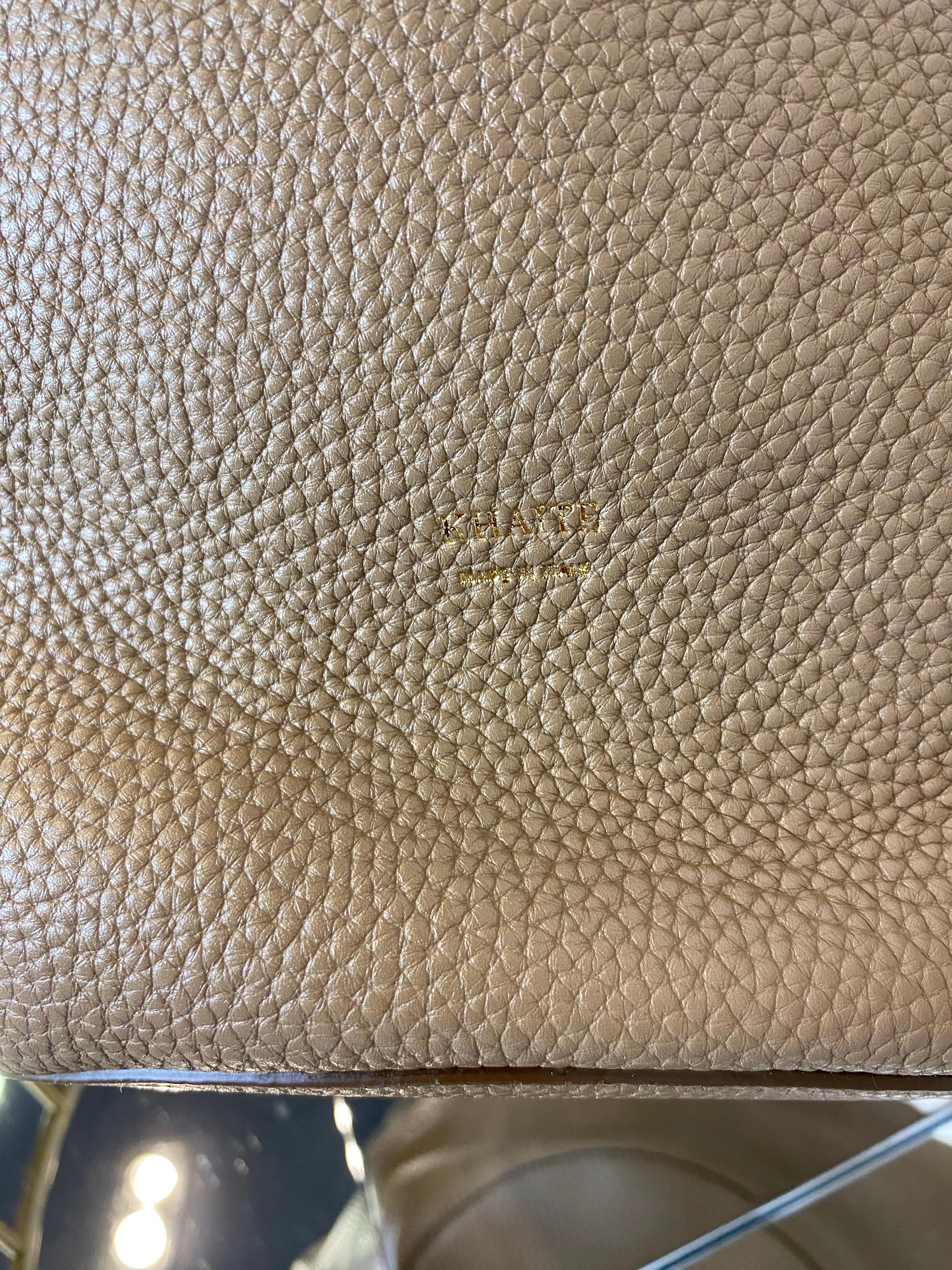 Women's or Men's Khaite bag in beige leather. For Sale
