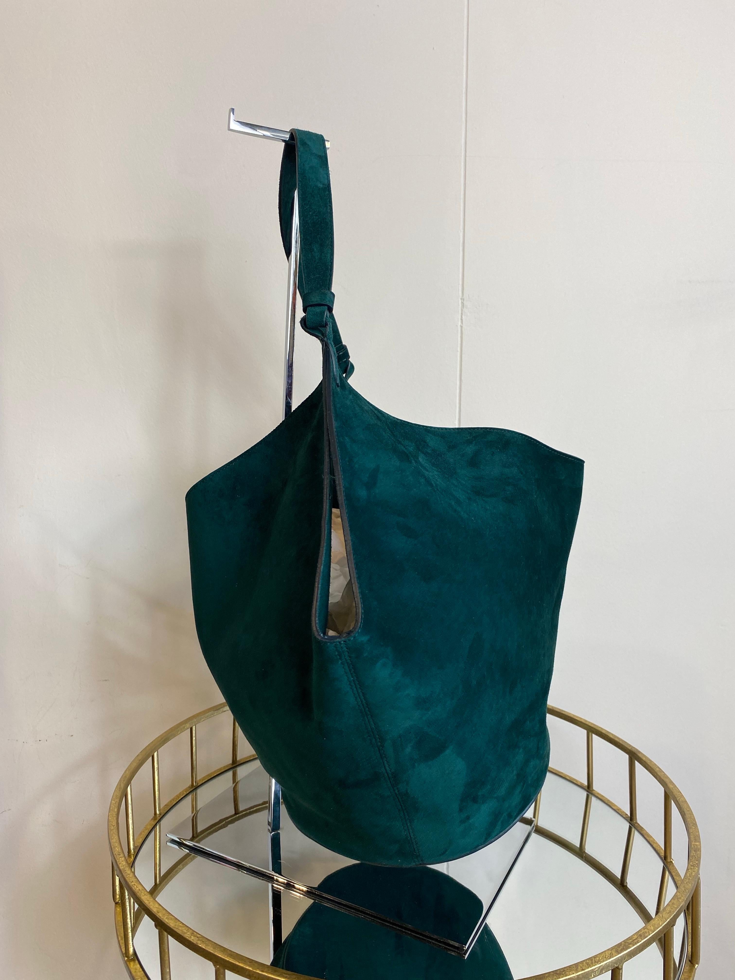 Black Khaite bag in green leather. For Sale