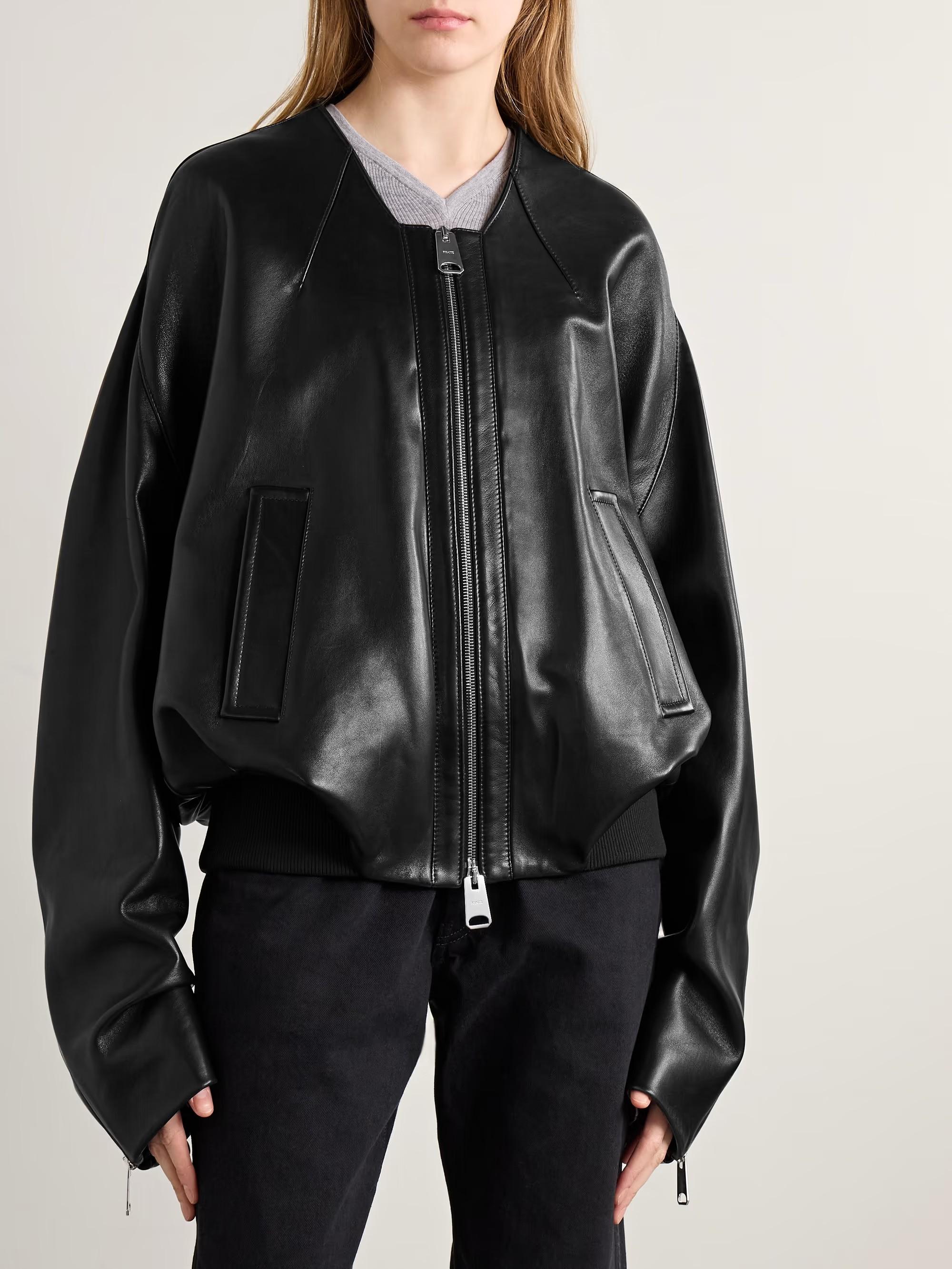 Giacca KHAITE in pelle nera 2025 HEWIT OVERSIZE BOMBER M in vendita 2