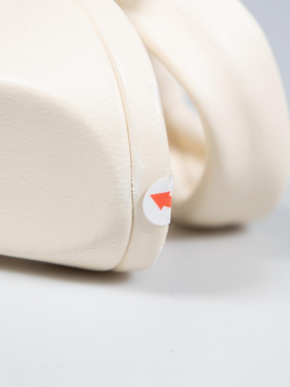 Khaite - Sandali con tacco a strappo in pelle ecru - taglia IT 41 in vendita 2