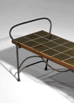 Table basse en céramique kaki des années 1950 à Vallauris dans le style de Roger Capron Joue