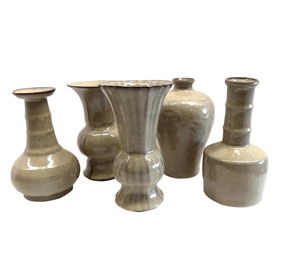 Vaso a collo d'imbuto a coste orizzontali con smalto craquelé, Cina, Contemporaneo in vendita 2