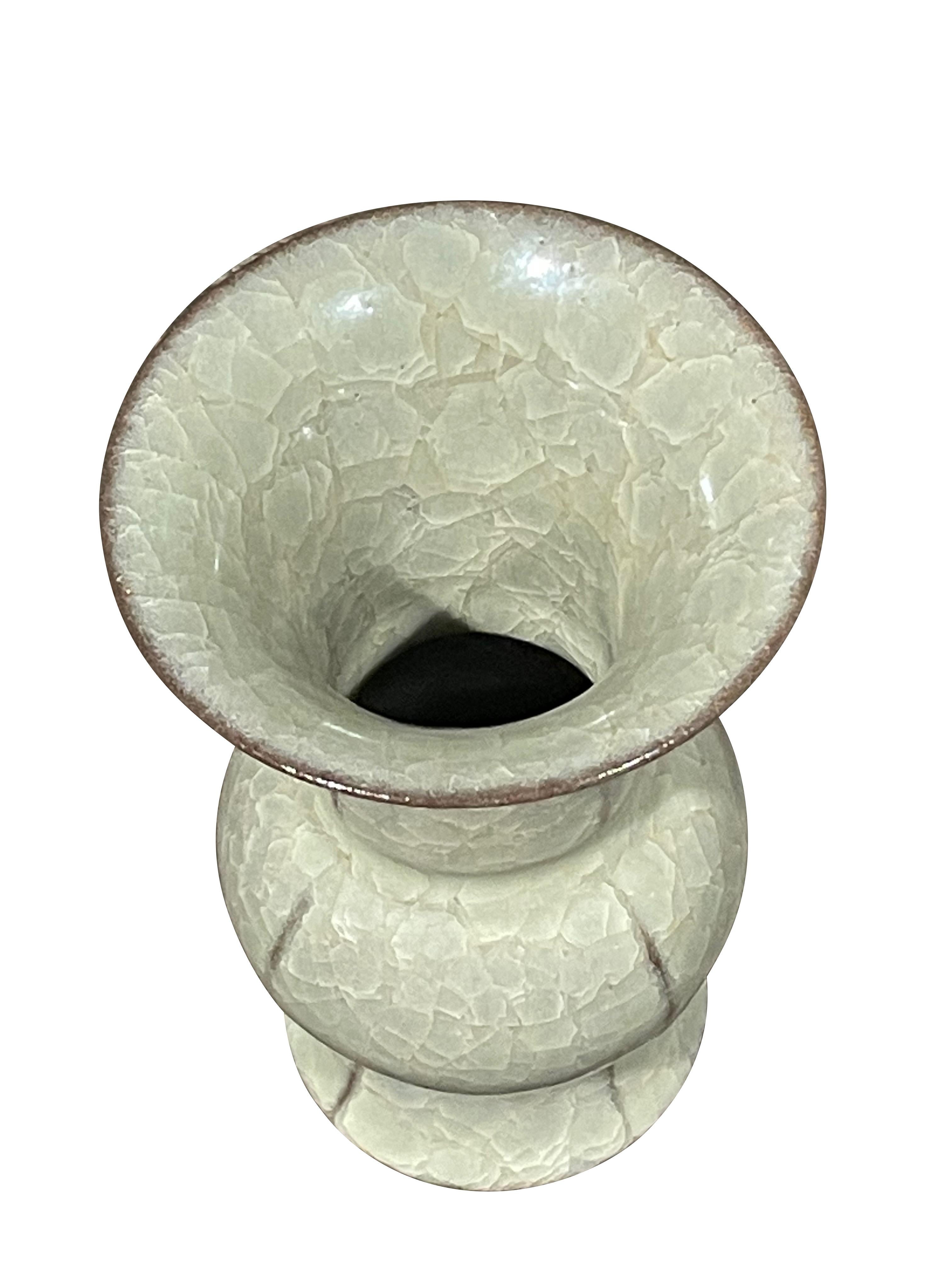 Vase à ouverture large en émail craquelé kaki, Chine, Contemporain Neuf - En vente à New York, NY