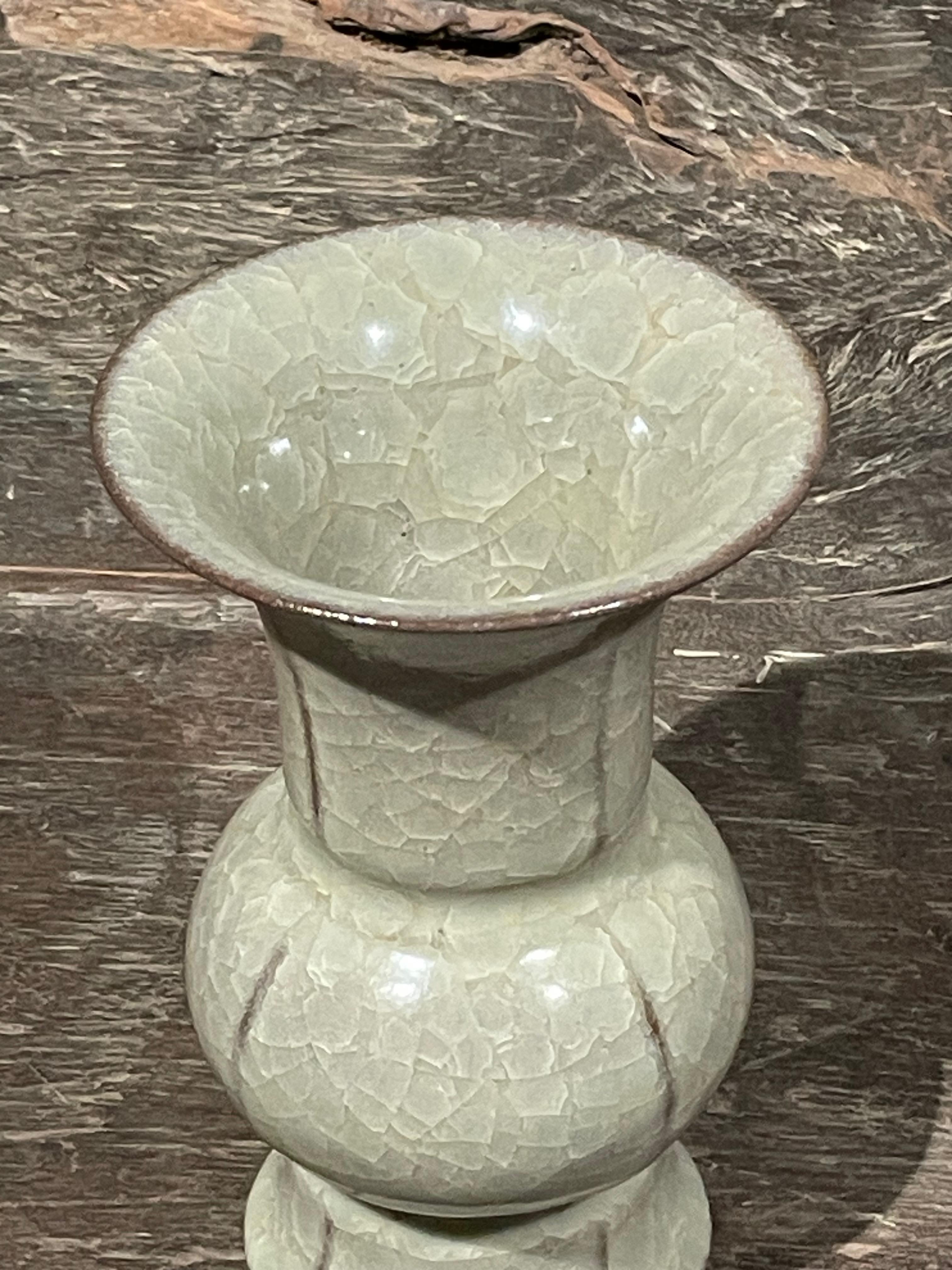 XXIe siècle et contemporain Vase à ouverture large en émail craquelé kaki, Chine, Contemporain en vente