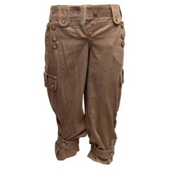 Khaki Dolce 
Gabbana Cargo Capri Pants Size IT 42