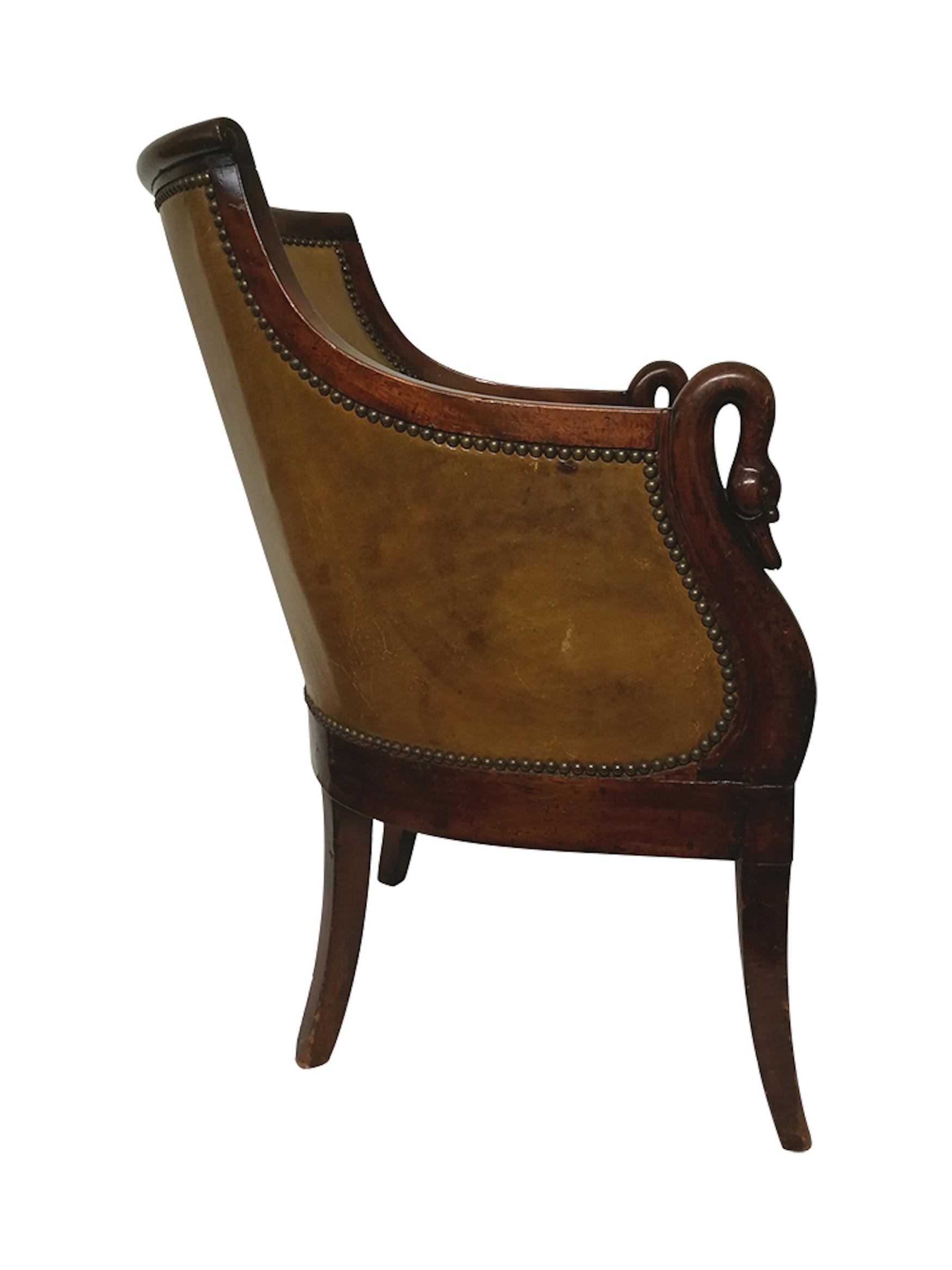 Khaki Leather Armchair with Carved Swan Armrests In Good Condition For Sale In Beuzevillette, FR