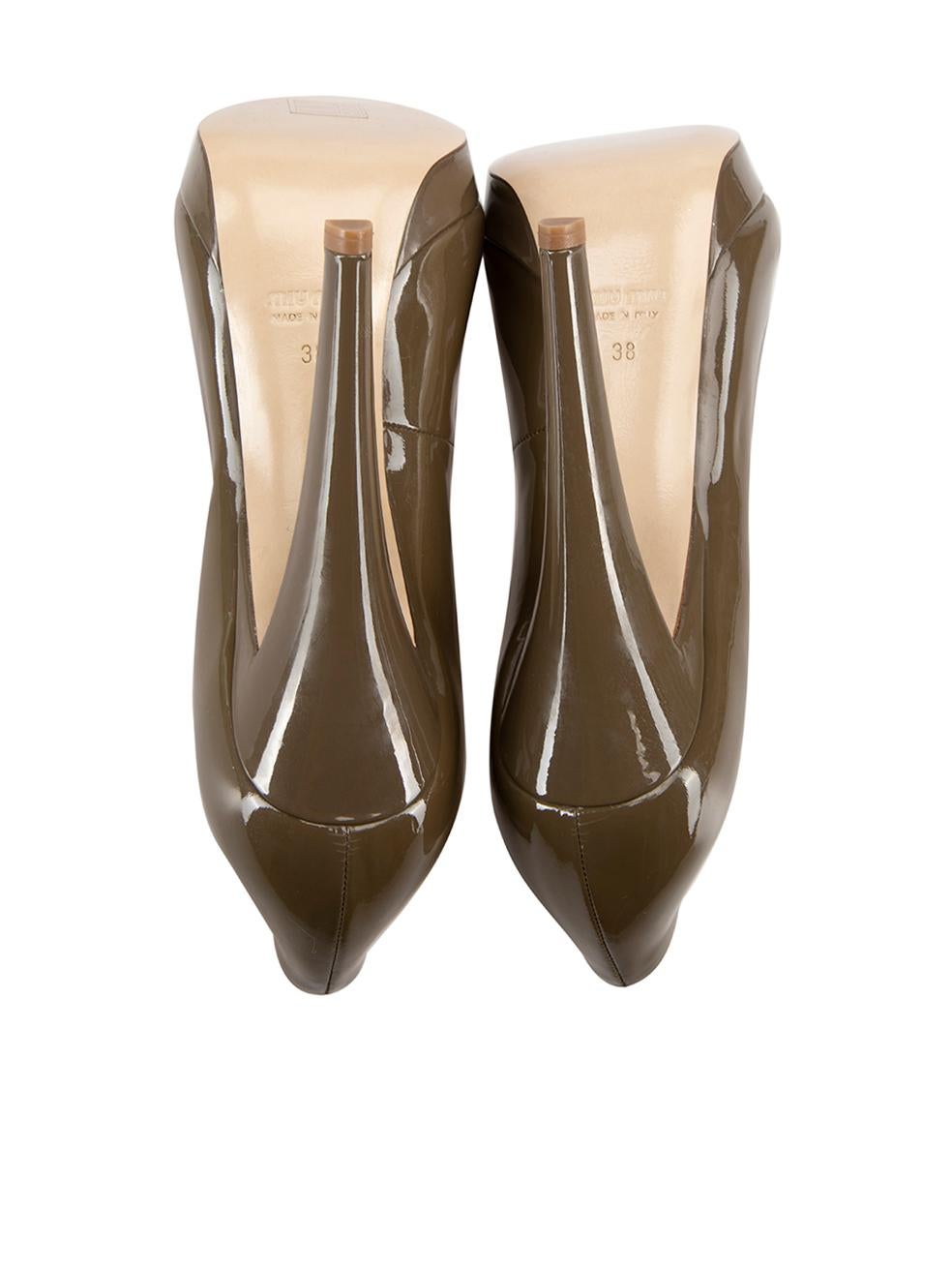 Khaki Patent Platform Calzature Donna Pumps Size IT 38 In Good Condition For Sale In London, GB