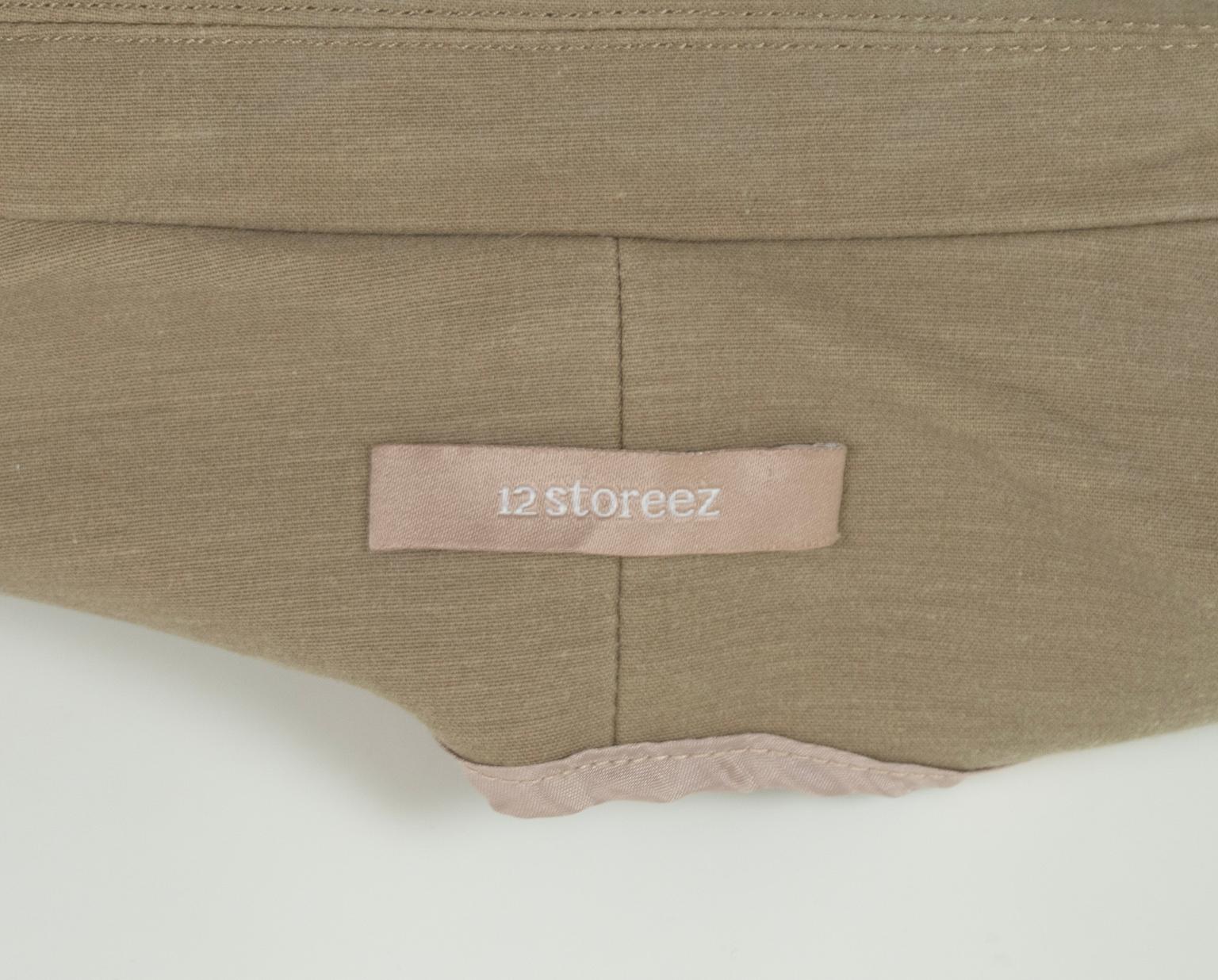 Robe trench-coat Safari sans manches à double boutonnage, kaki - S, 2022 en vente 8
