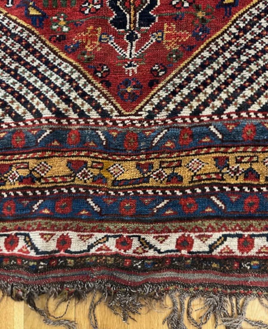 Khamseh-Teppich aus Südwestpersien (Iran)

Alter: um 1880

Größe: 8′.4 