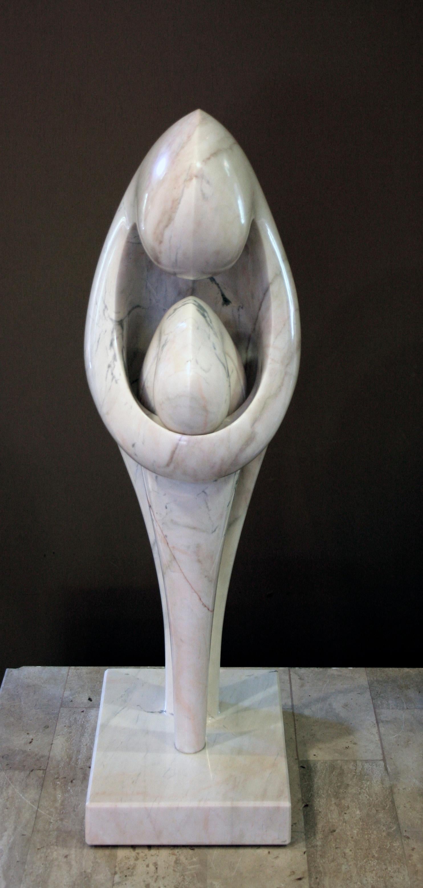 Sculpture « A Soul Consoled » de Khang Pham-New, marbre, blanc, mère, enfant en vente 3