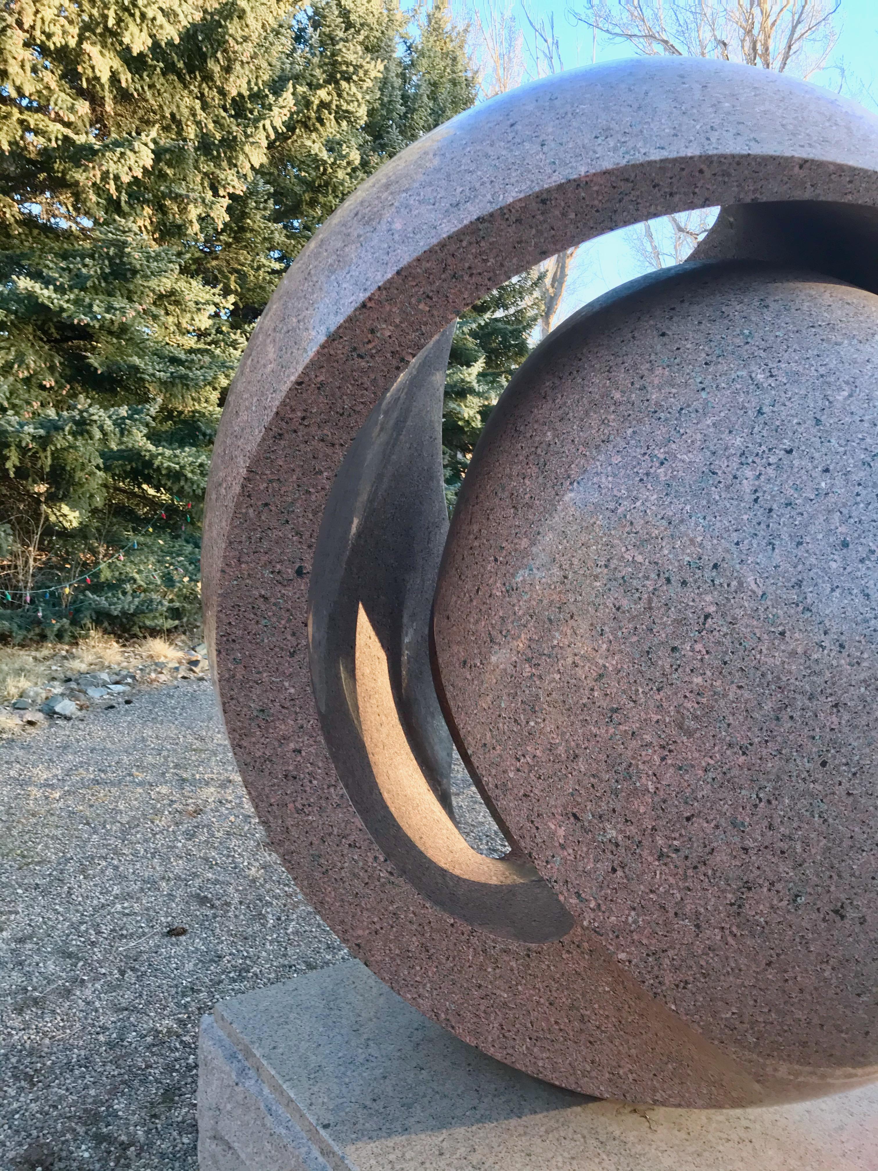 Abrazado, Khang Pham-New, granito, abstracto, plegado, escultura, exterior, interior en venta 10
