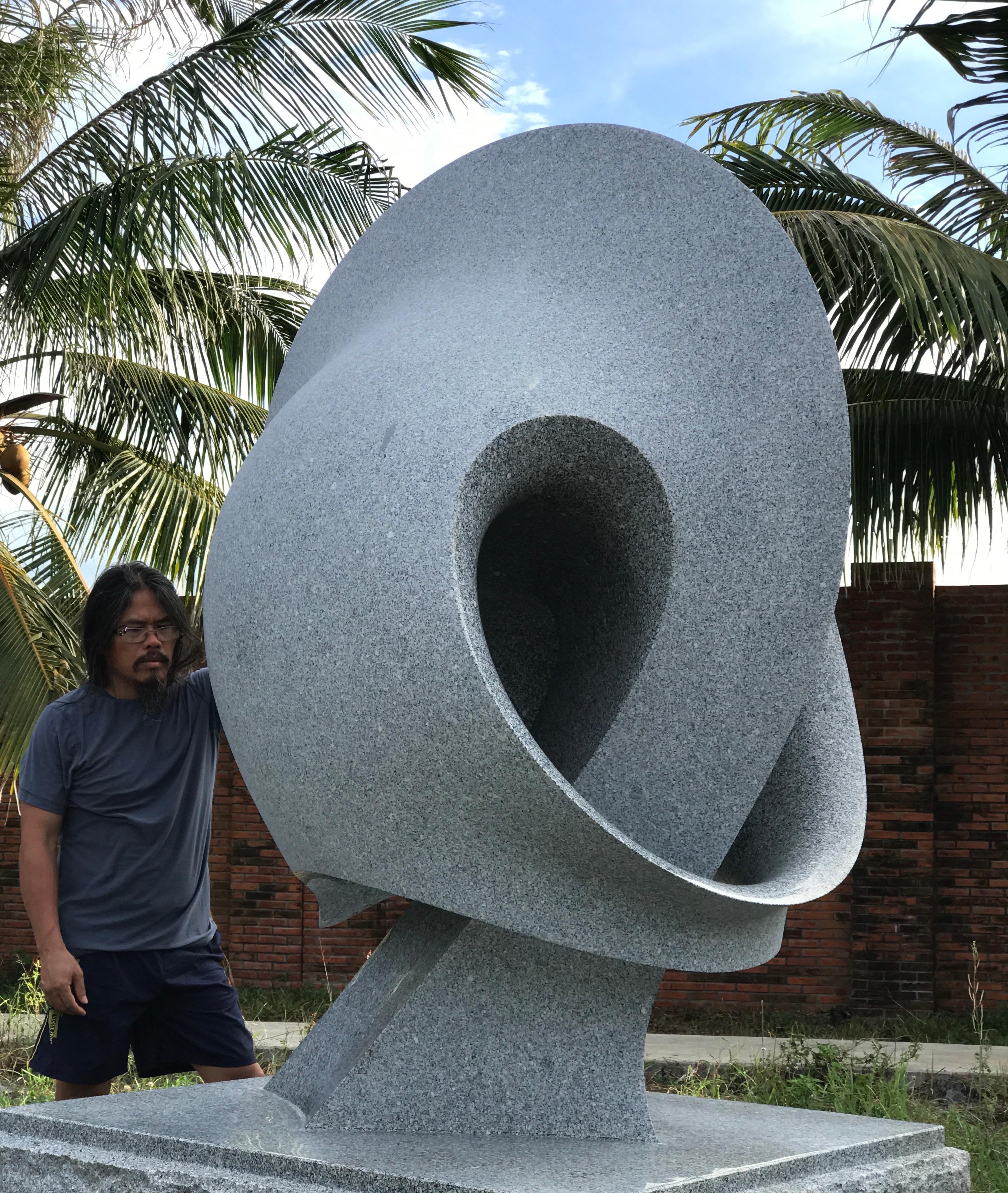 Night von Khang Pham-Neu, große abstrakte Skulptur aus Granit, grau, weiß, poliert

Die Lieferung dieser Skulptur nimmt zusätzliche Zeit in Anspruch. Für die Lieferung ist eine Abstimmung mit dem Versandteam von 1st Dibs erforderlich.

Khang