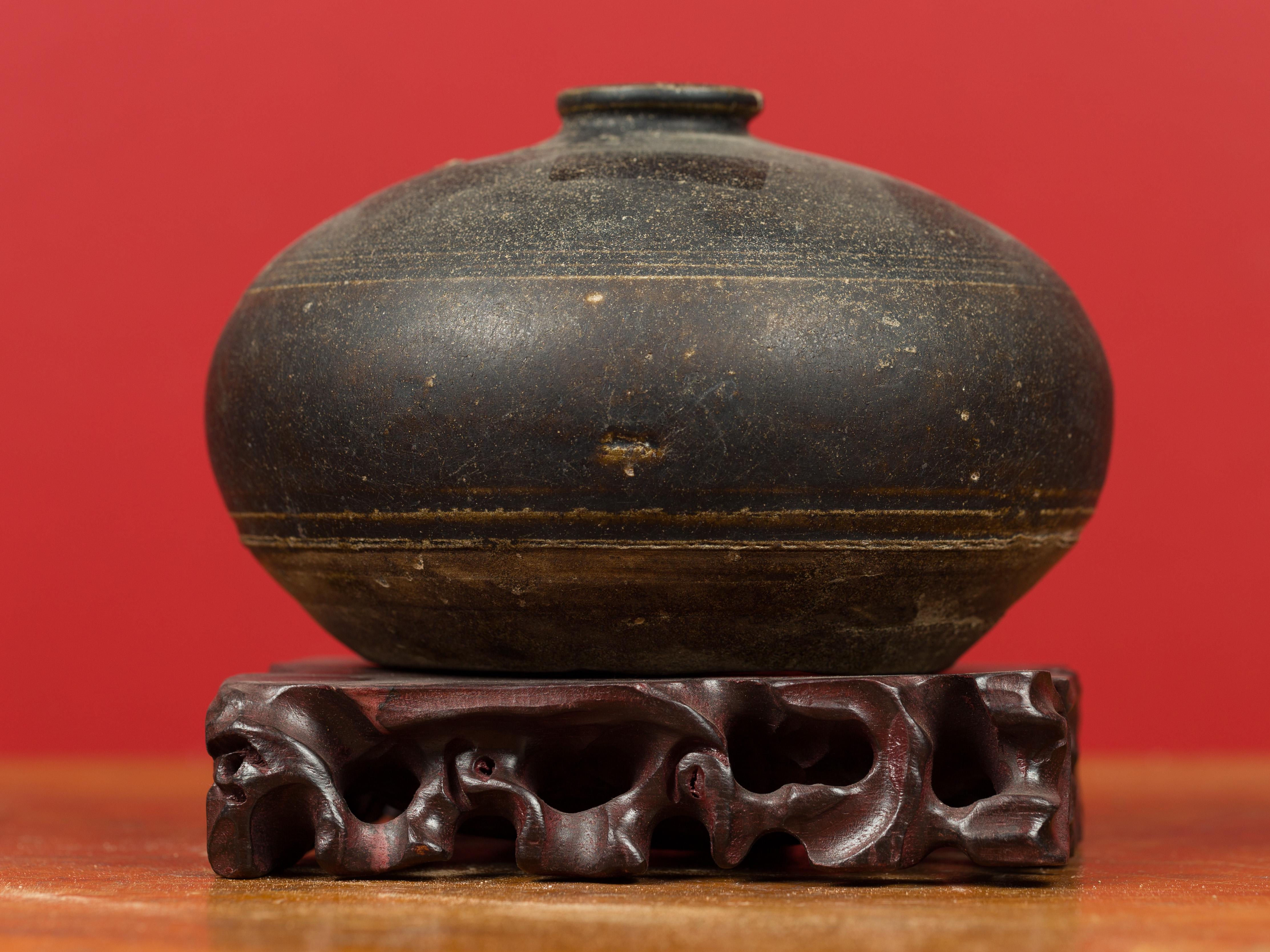 Khmer Angkor Period 12th Century Black Glazed Ceramic with Concentric Lines 2