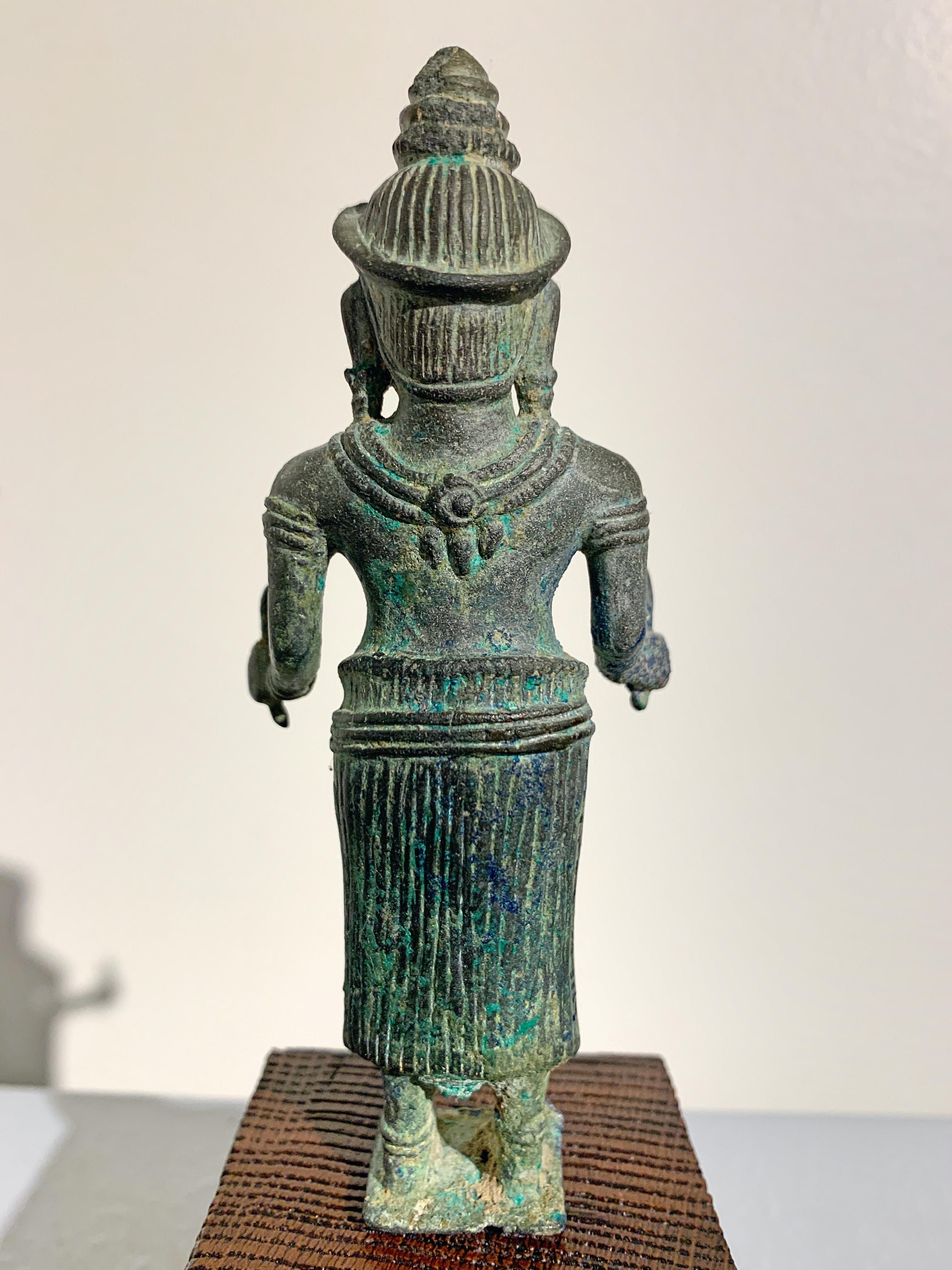 Khmer Bronze Uma, Angkor Wat Style, 12th Century, Cambodia In Good Condition For Sale In Austin, TX