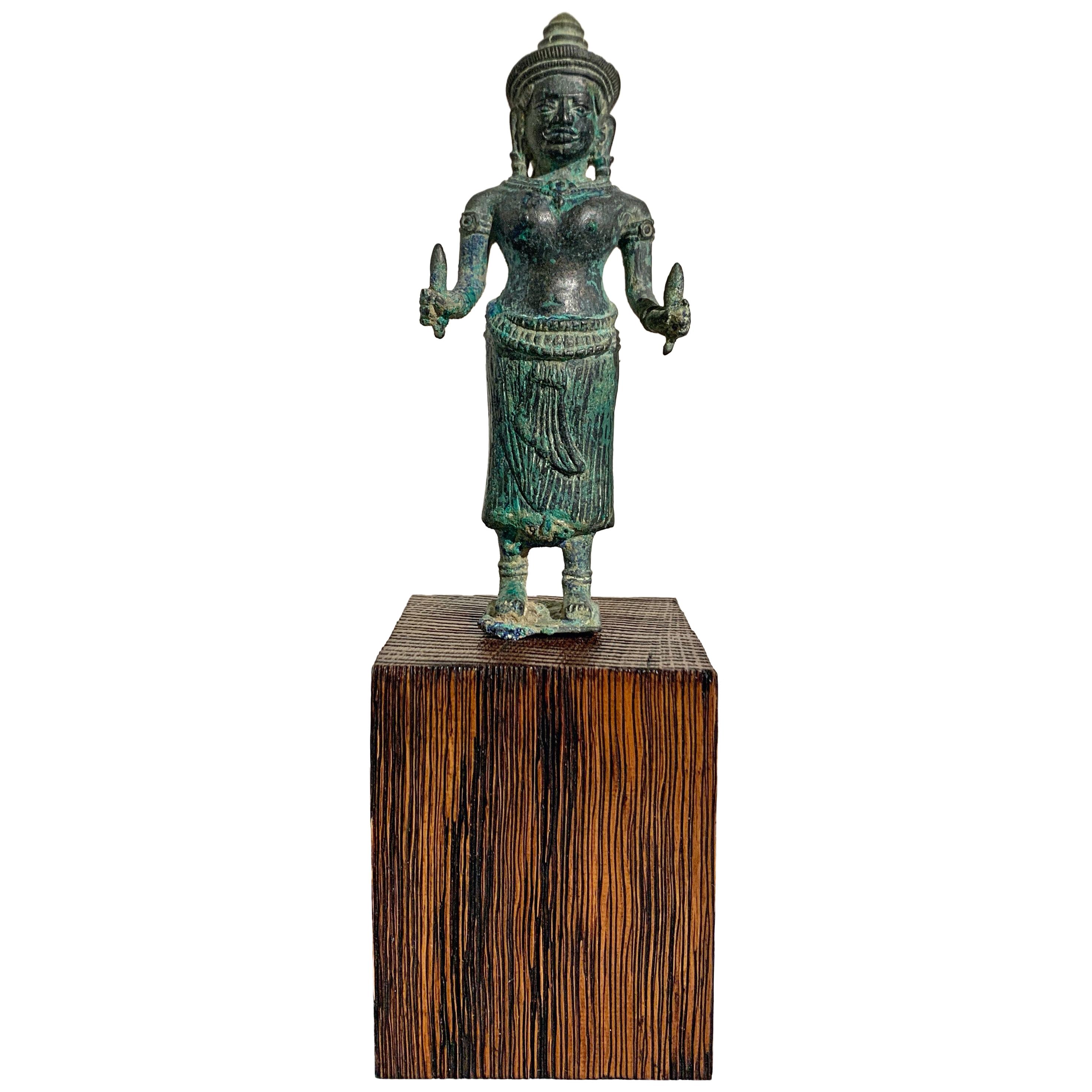 Khmer Bronze Uma, Angkor Wat Style, 12th Century, Cambodia For Sale