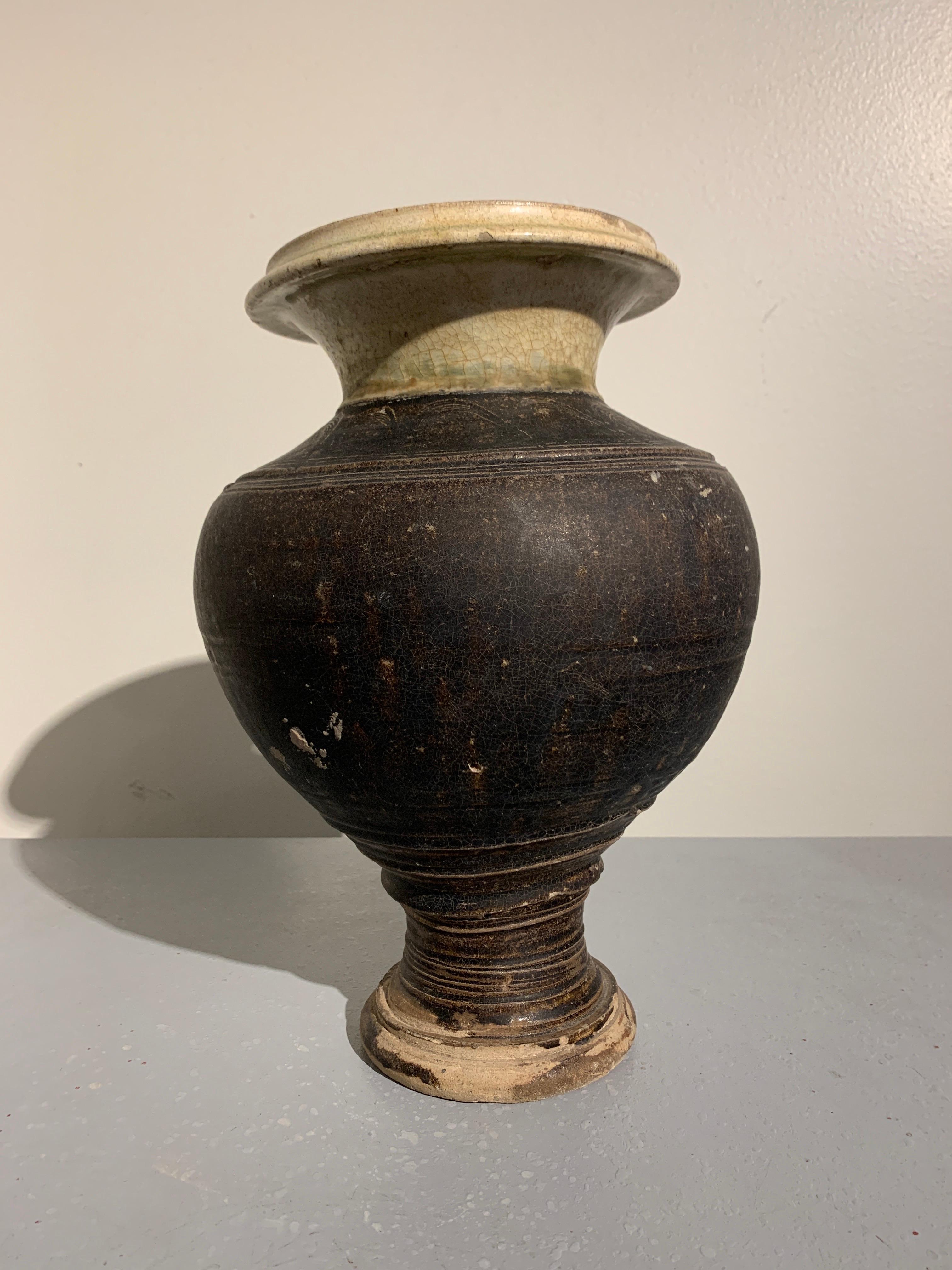 Khmer Brown and Celadon Glazed Vase, Angkor Wat Period, 11th-12th Century In Fair Condition In Austin, TX