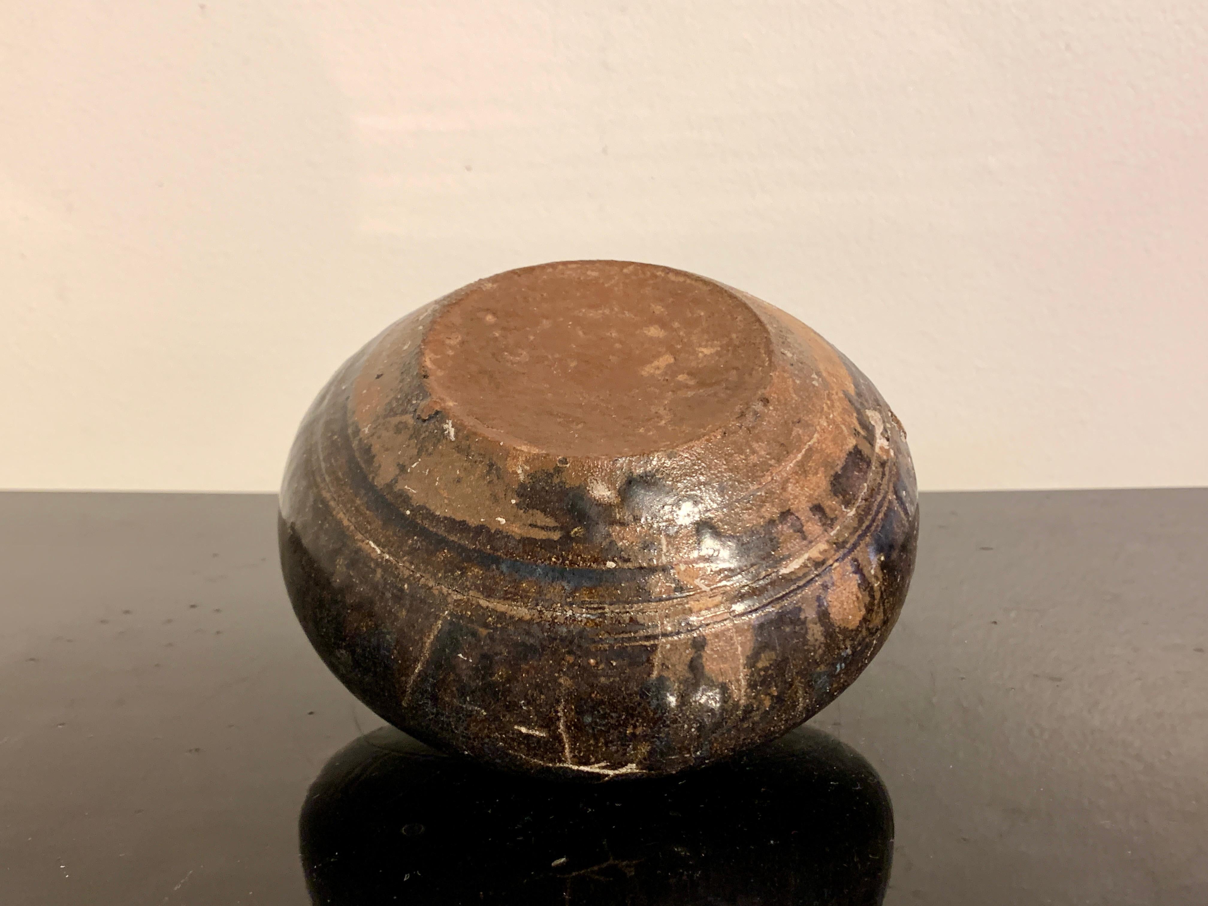 Khmer Brown Glazed Lidded Stoneware Pot, 12th - 14th Century, Cambodia For Sale 2
