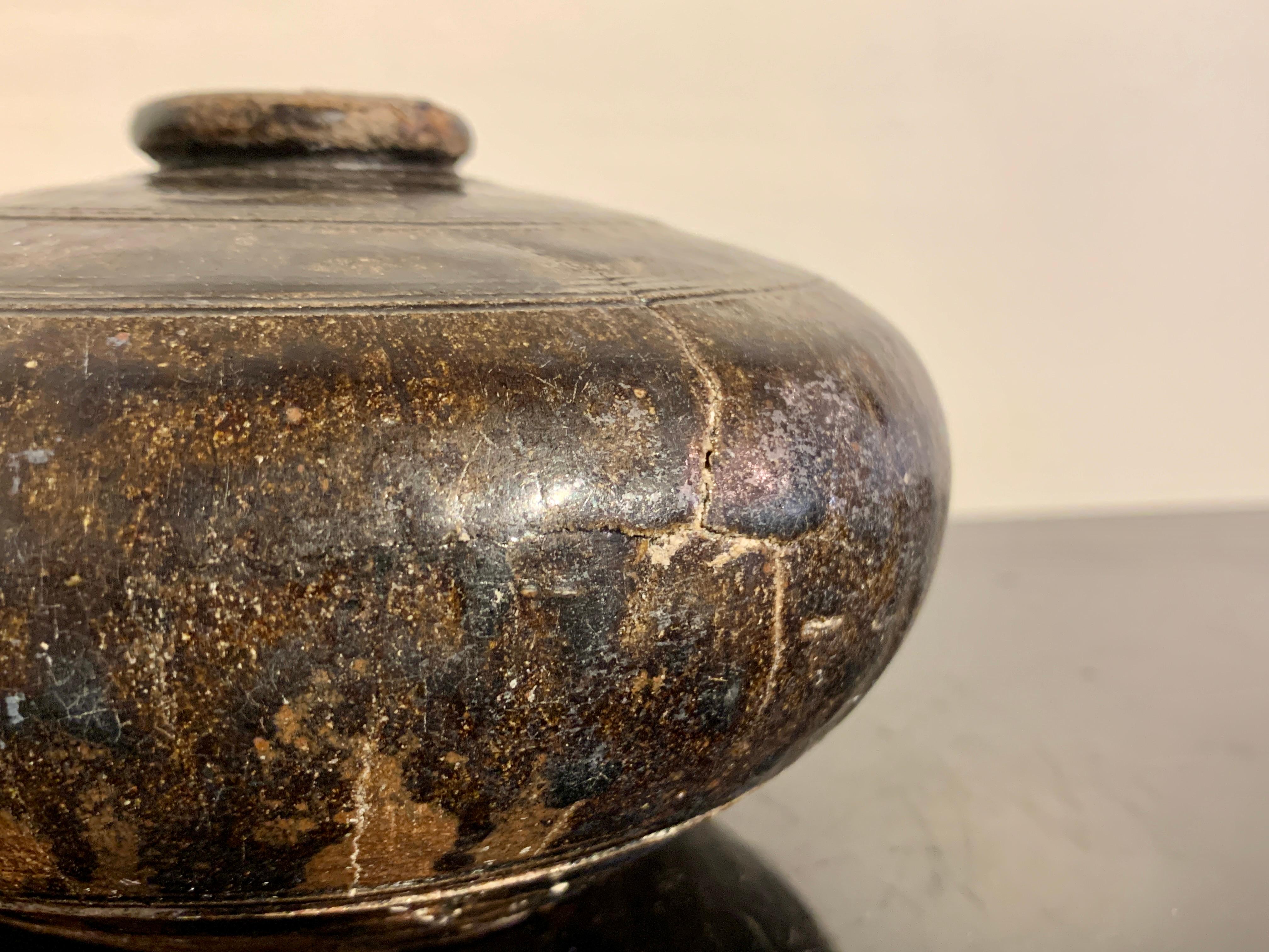Khmer Brown Glazed Lidded Stoneware Pot, 12th - 14th Century, Cambodia For Sale 1