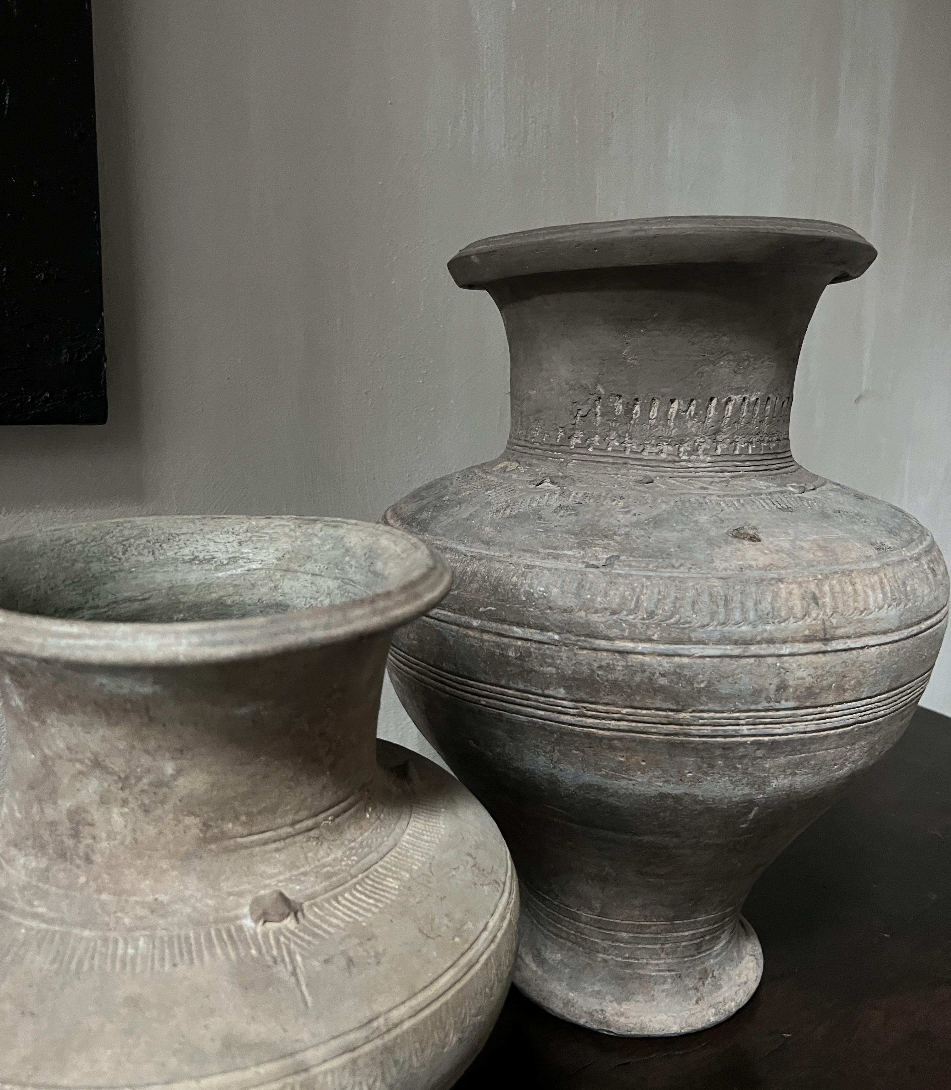 Khmer Cambodian Urn Vase In Good Condition For Sale In Vosselaar, BE