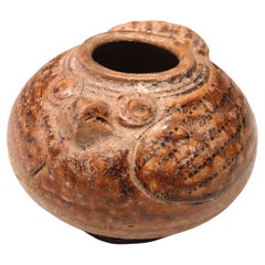Pot à chaux khmer en céramique en forme d'oiseau