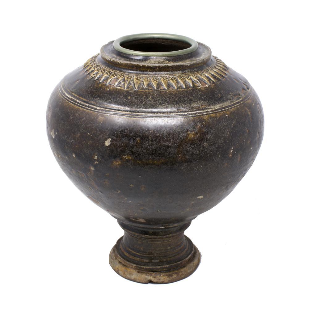 Cambodian Khmer Pedestal Jar, 12th century For Sale