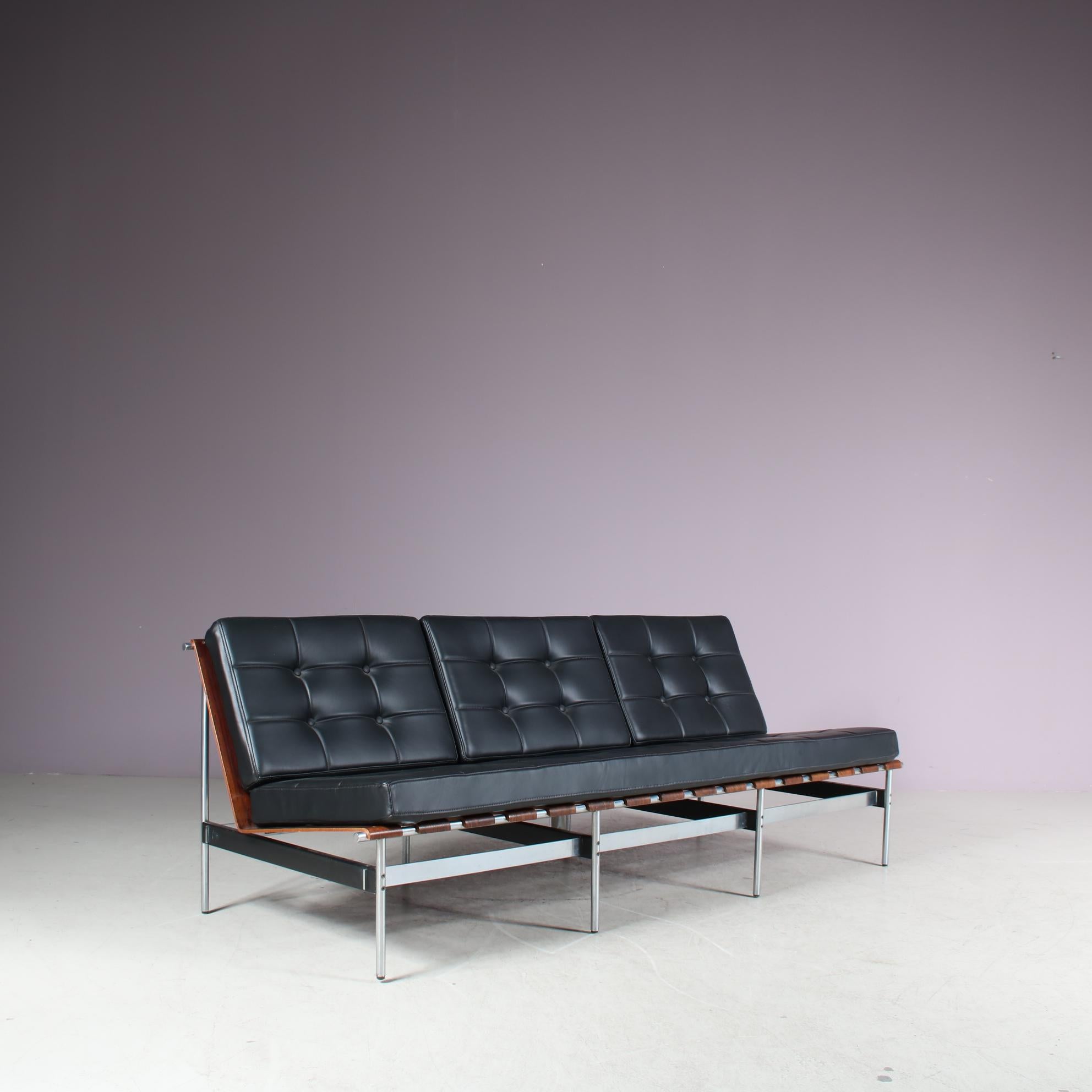 Kho Liang Ie “416/3” Sofa for Artifort, Netherlands, 1950 For Sale 3