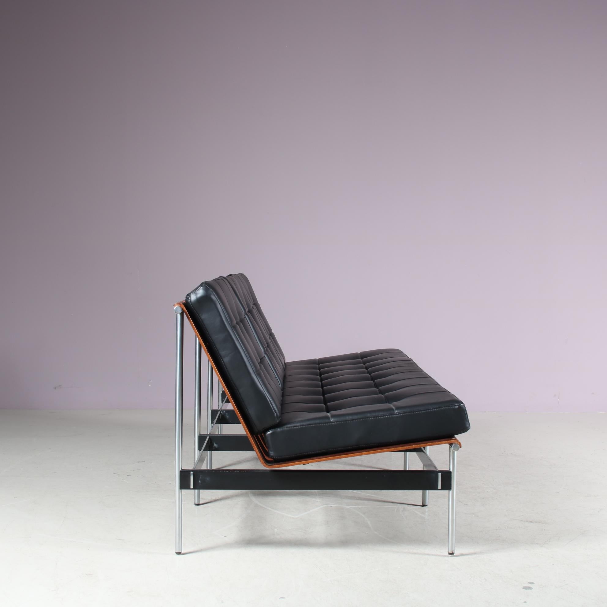 Kho Liang Ie “416/3” Sofa for Artifort, Netherlands, 1950 For Sale 4