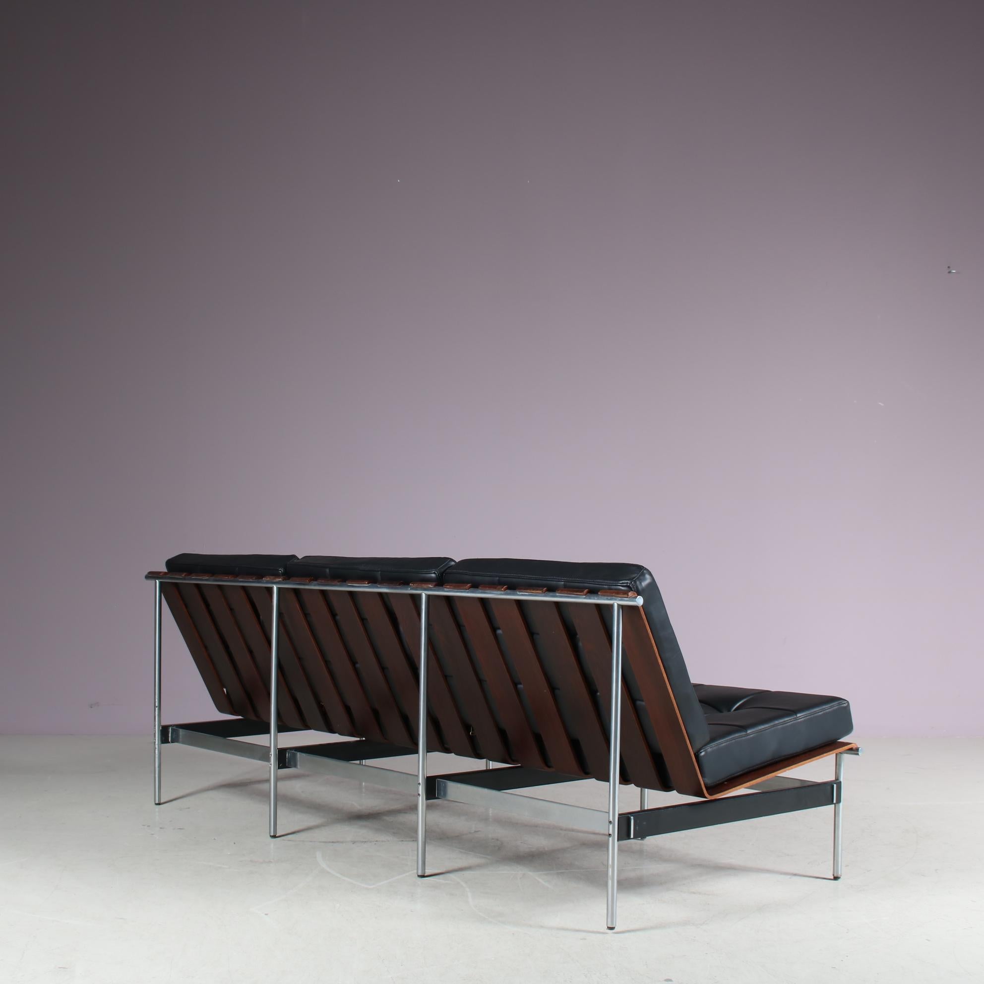 Kho Liang Ie “416/3” Sofa for Artifort, Netherlands, 1950 For Sale 5