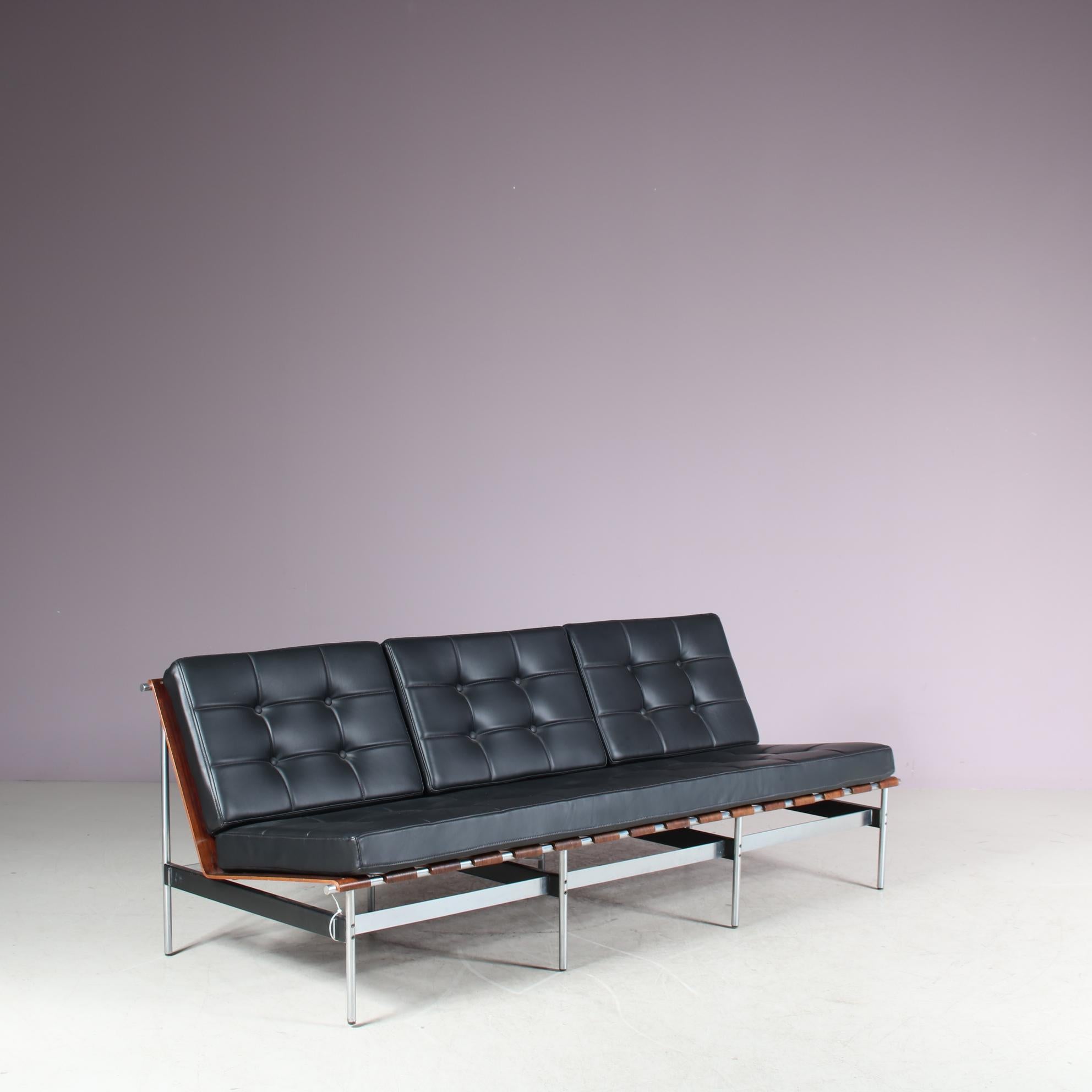 Kho Liang Ie “416/3” Sofa for Artifort, Netherlands, 1950 In Good Condition For Sale In Amsterdam, NL