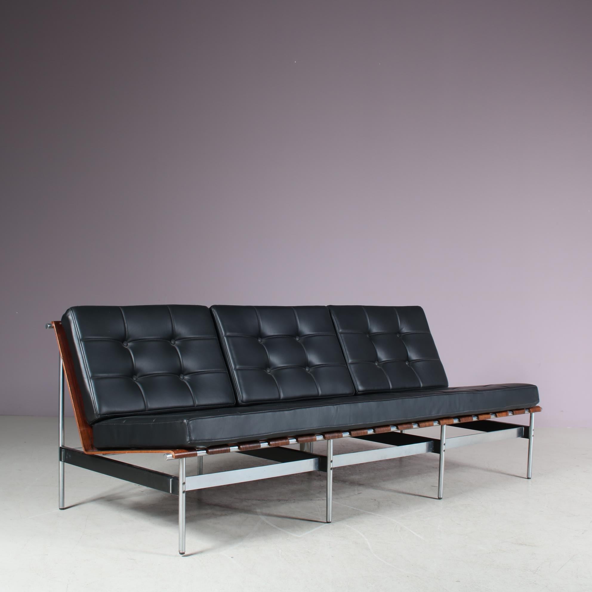 Kho Liang Ie “416/3” Sofa for Artifort, Netherlands, 1950 For Sale 2