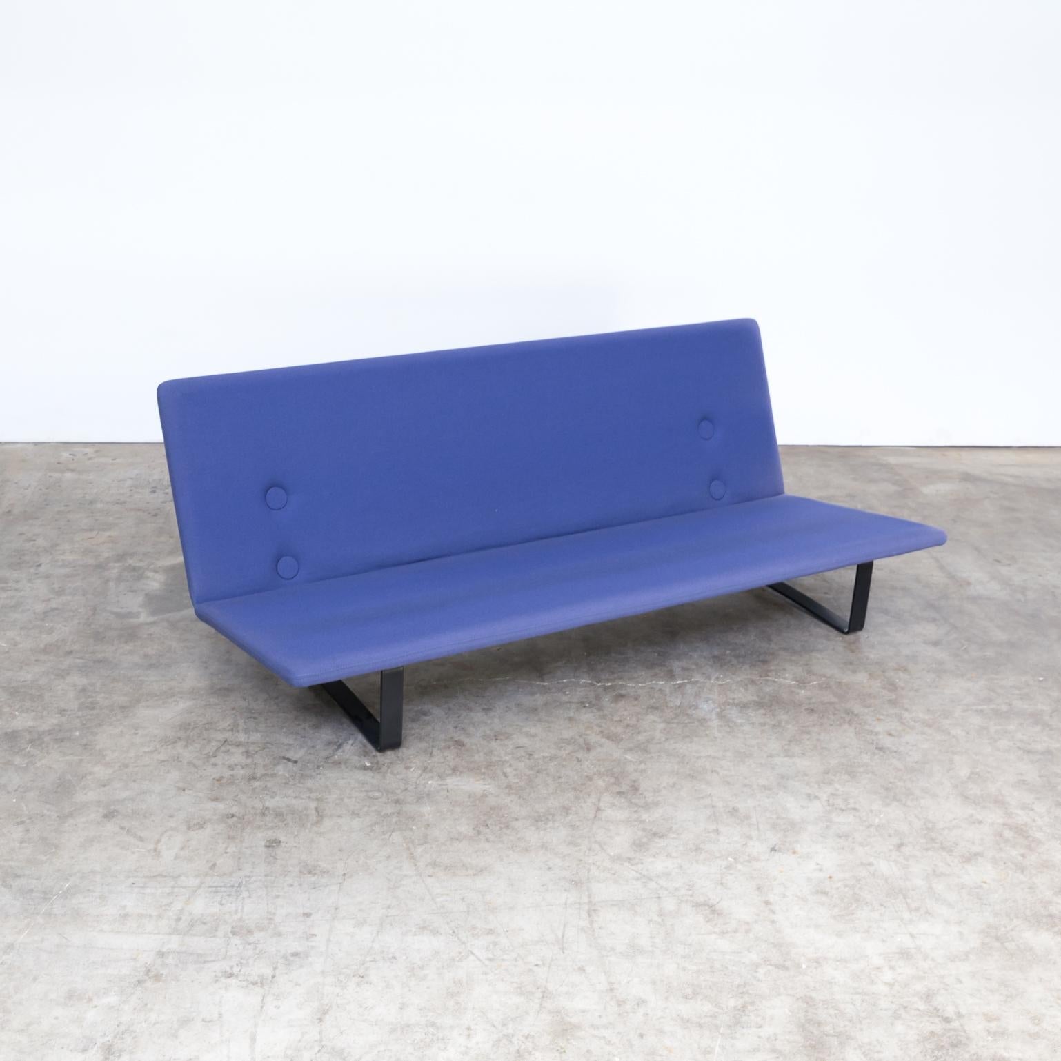 Kho Liang Ie C684 wood and blue velvet sofa for Artifort, 60s For Sale 3