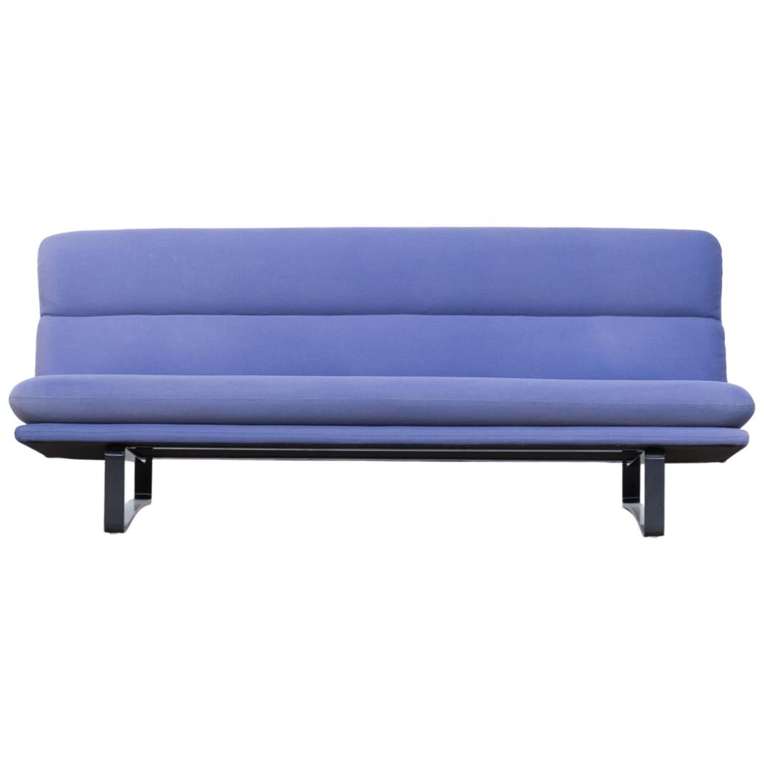 Kho Liang Ie C684 wood and blue velvet sofa for Artifort, 60s For Sale