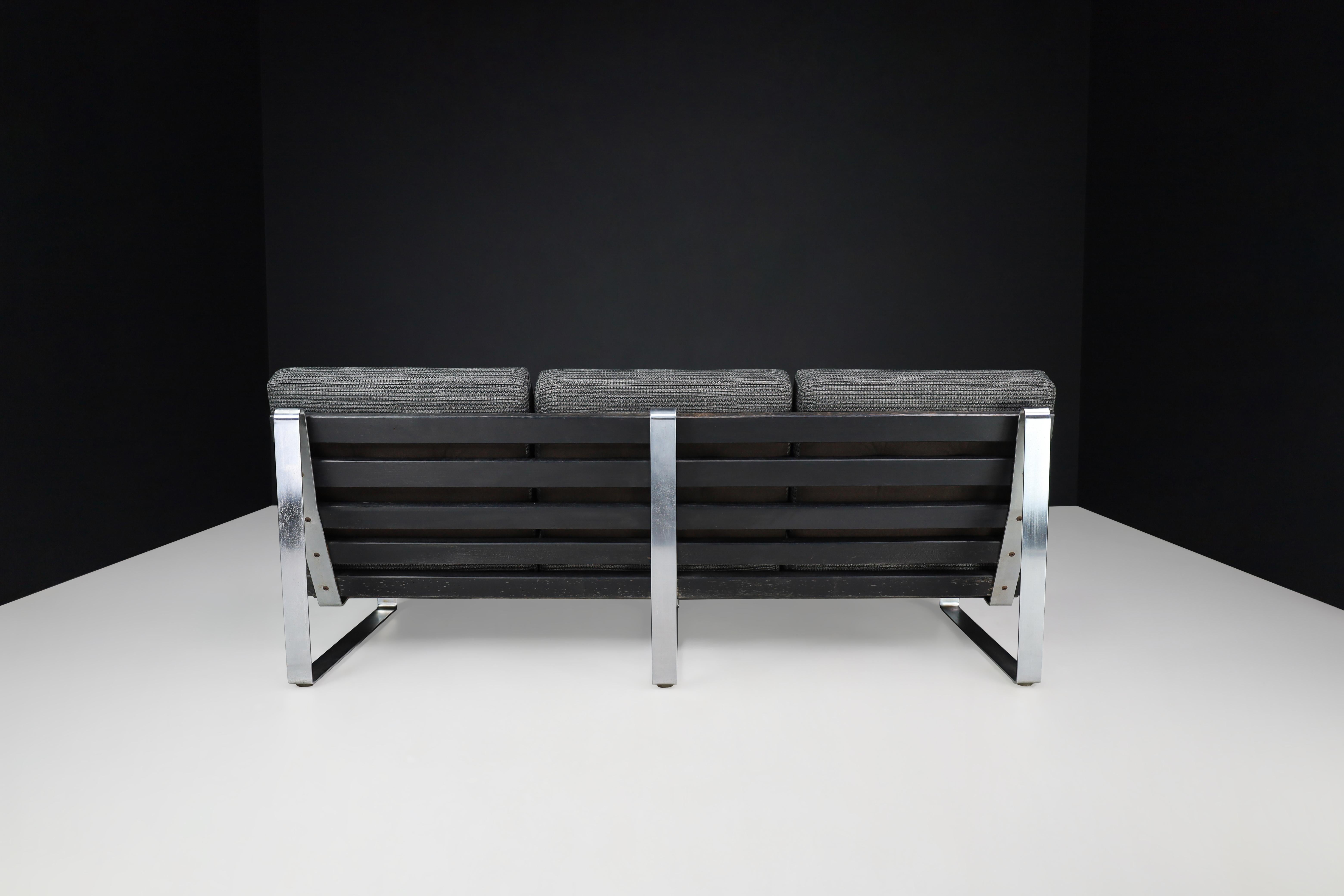  Kho Liang Ie for Artifort Bijenkorf Three-Seat Sofa Steel and Grey Upholstery For Sale 8