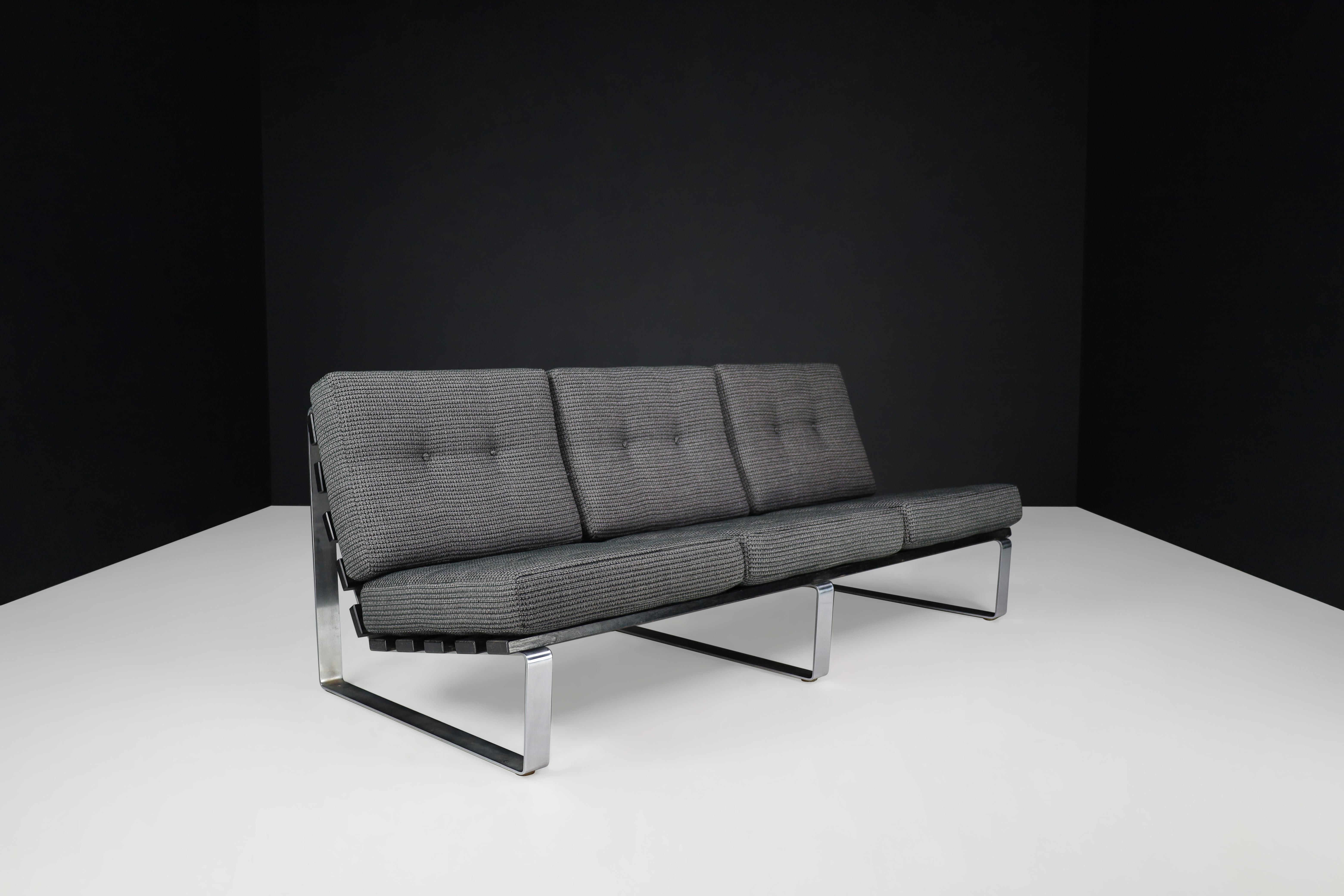 Dutch  Kho Liang Ie for Artifort Bijenkorf Three-Seat Sofa Steel and Grey Upholstery For Sale