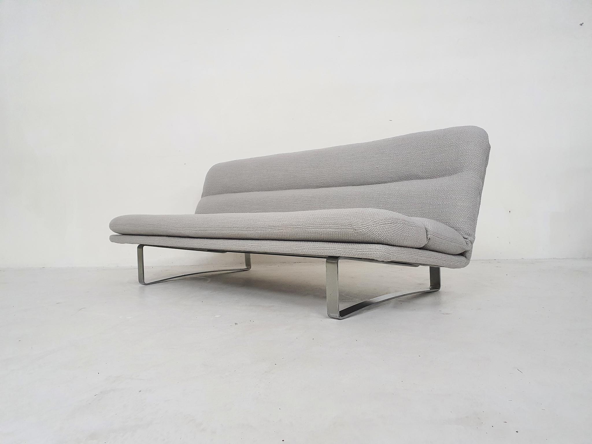 Kho Liang Ie for Artifort C683 sofa, The Netherlands 1968 In Good Condition For Sale In Amsterdam, NL