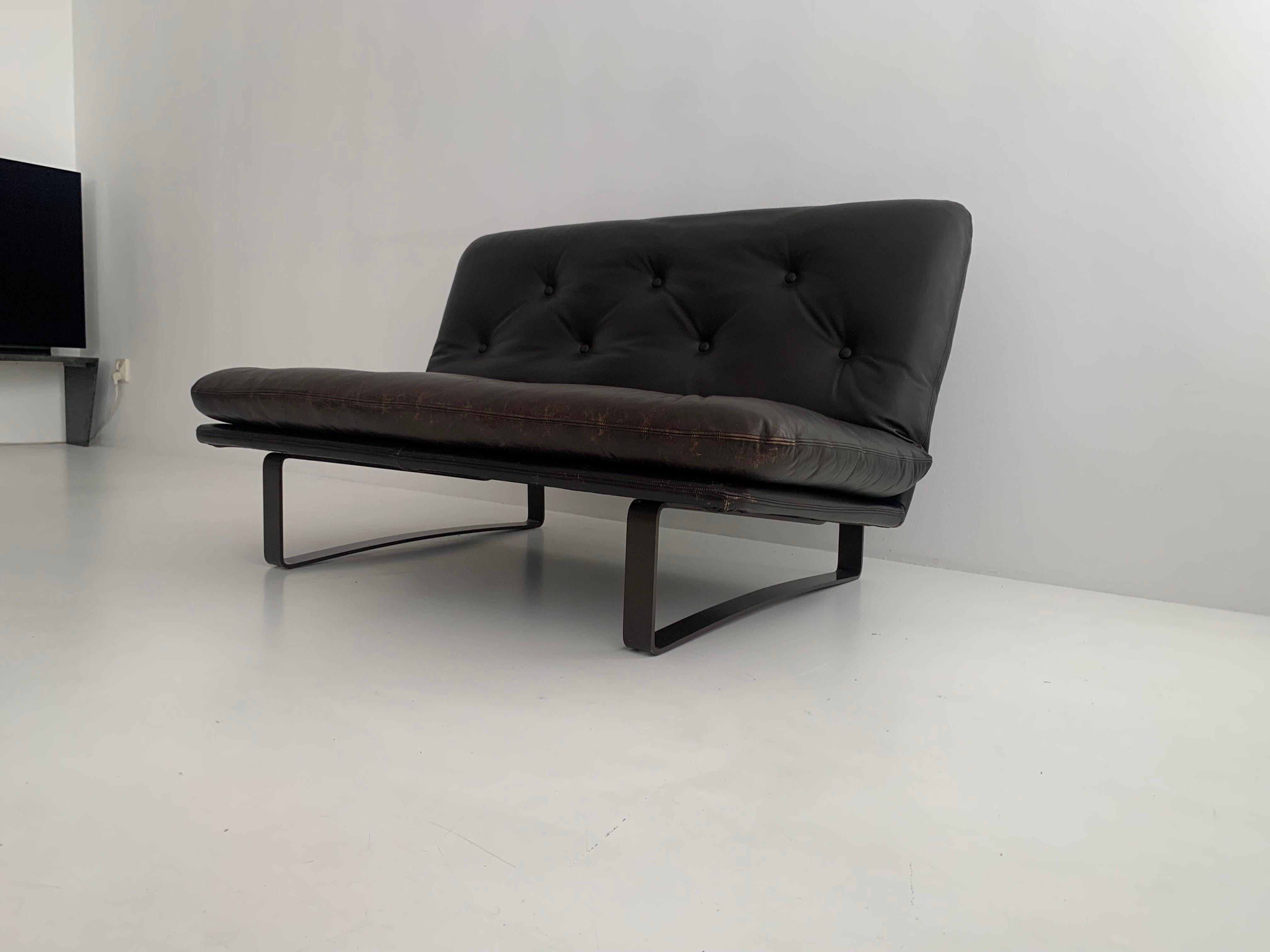 Kho Liang Ie for Artifort model C684 brown leather sofa, 1970’s 9