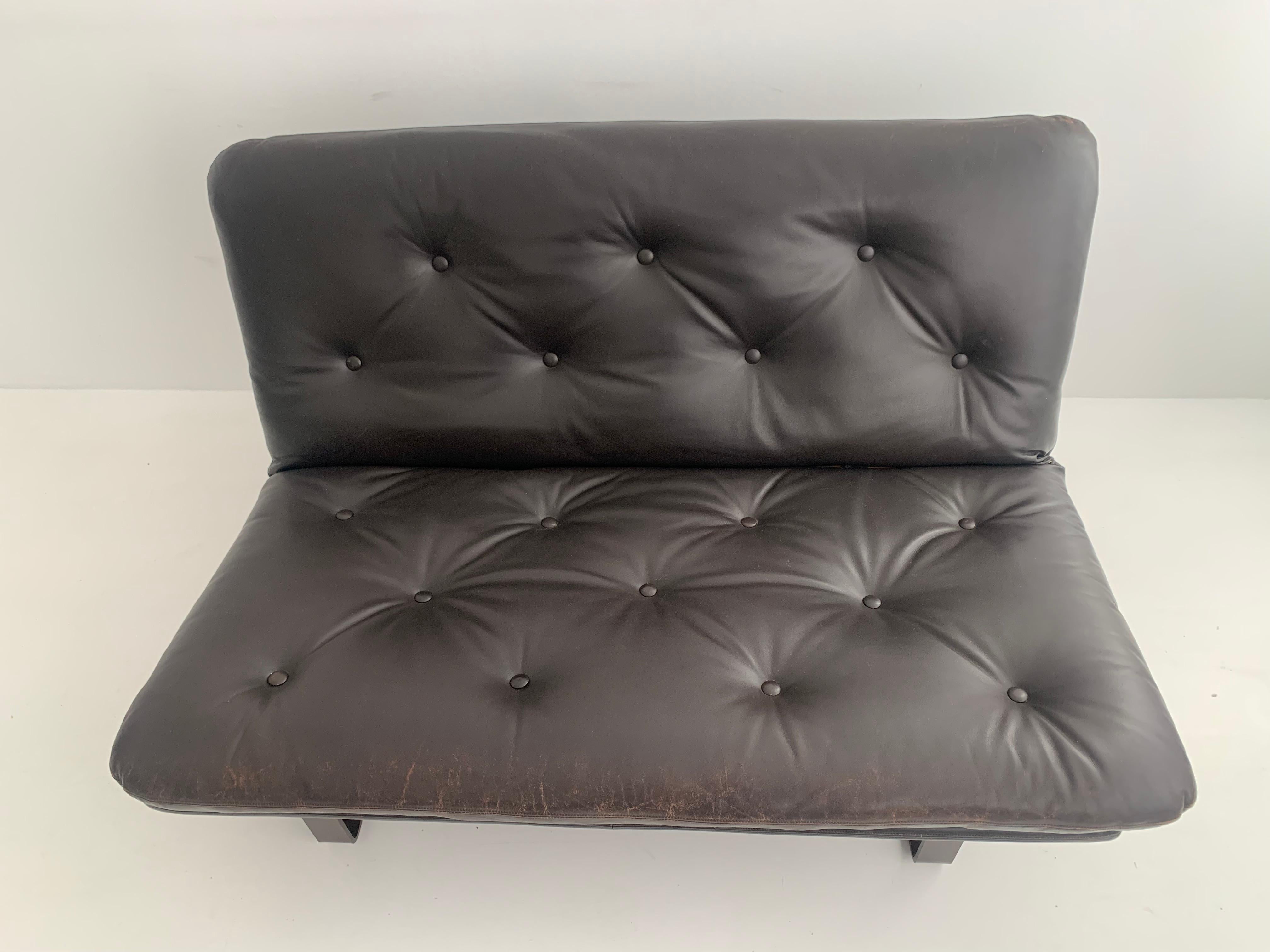 Kho Liang Ie for Artifort model C684 brown leather sofa, 1970’s 10