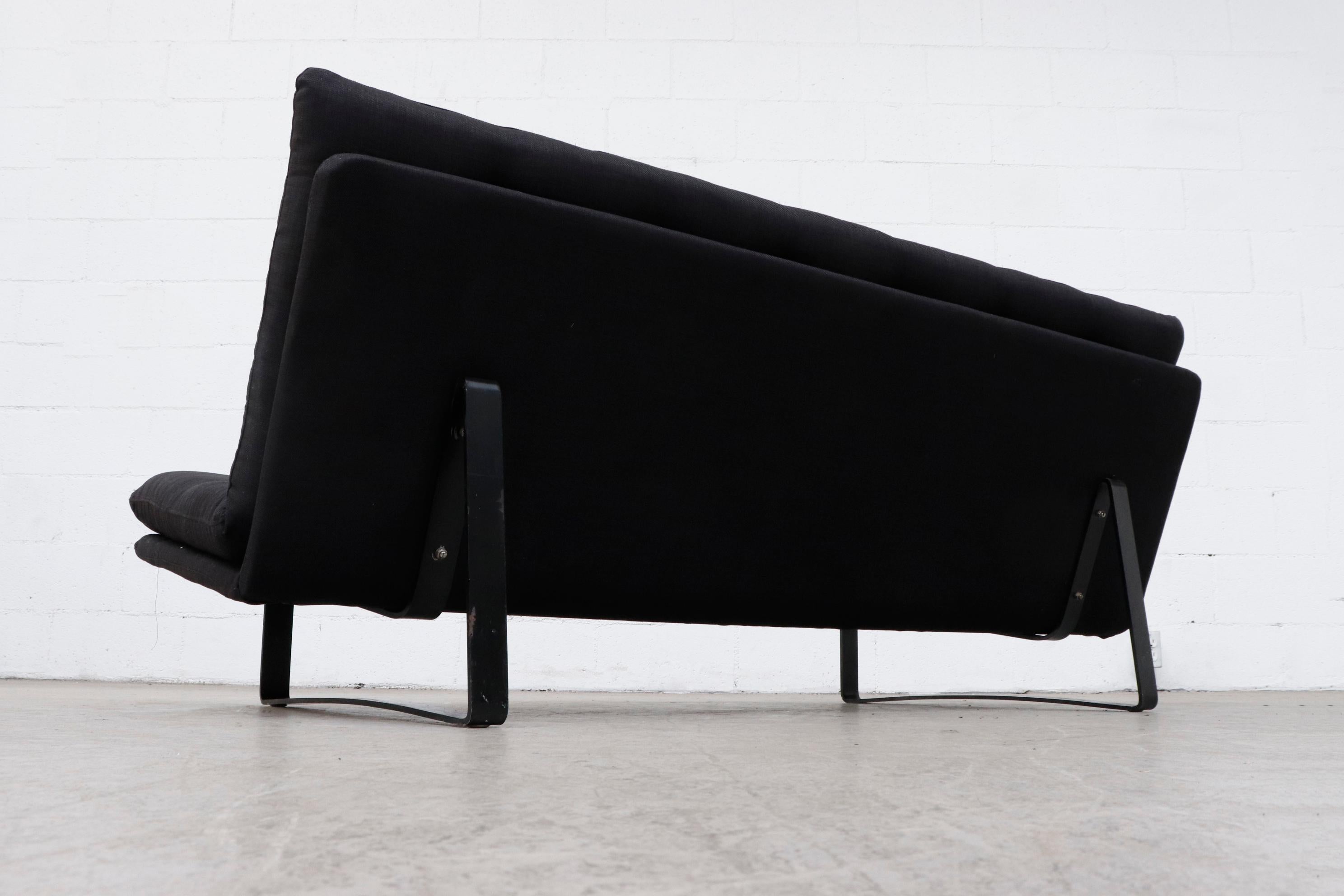 Kho Liang Ie Model 662 Sofa for Artifort In Good Condition For Sale In Los Angeles, CA