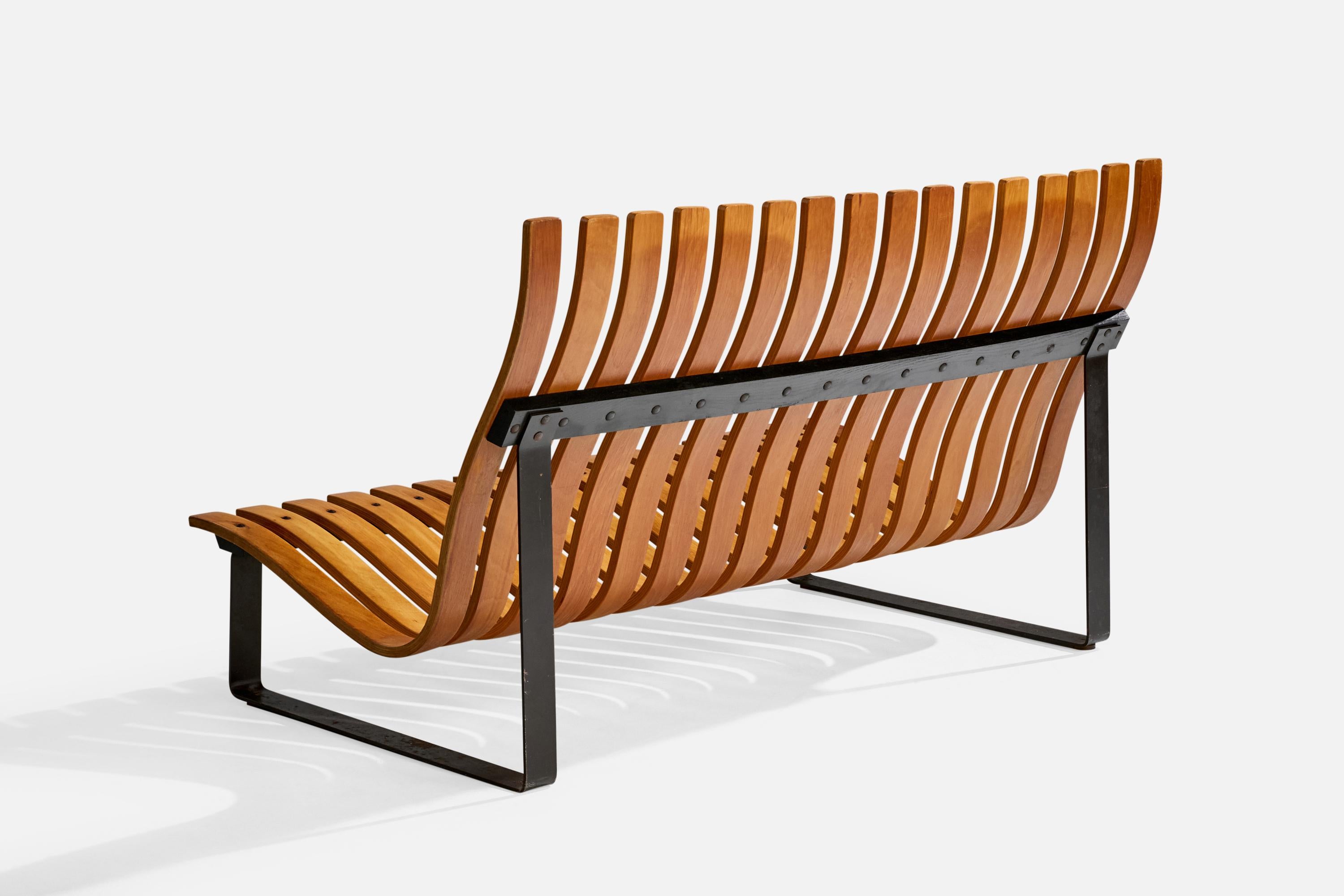 Kho Liang Le Attribution, Bench, Metal, Bentwood, Netherlands, 1960s In Good Condition For Sale In High Point, NC