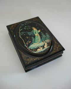 Kholui Black Lacquer & Hand Painted Papier Mâché Box - Signed - Circa 1980