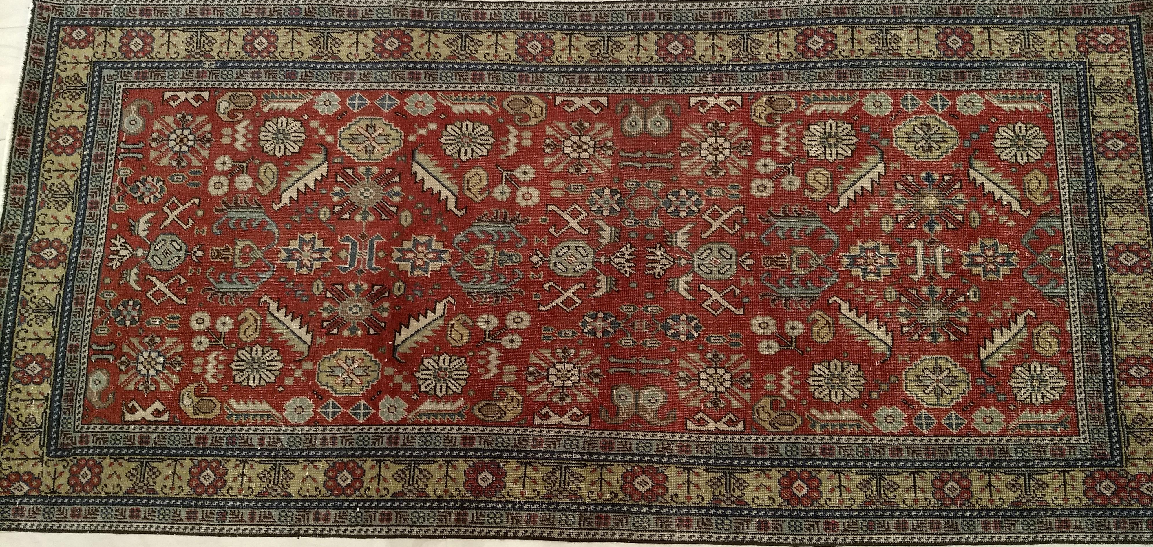 Khotan-Teppich mit geometrischem Allover-Muster auf Ziegelrot, Gelb und Elfenbein im Angebot 4